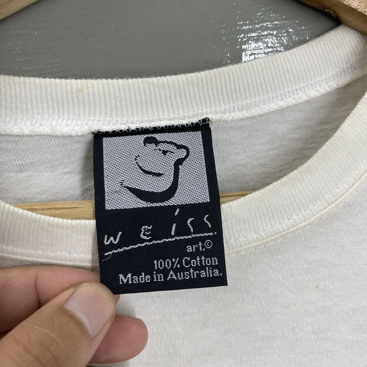 Vintage Vintage 90’s Weiss Art Australia Crewneck T-Shirt Size M Size US M / EU 48-50 / 2 - 8 Thumbnail