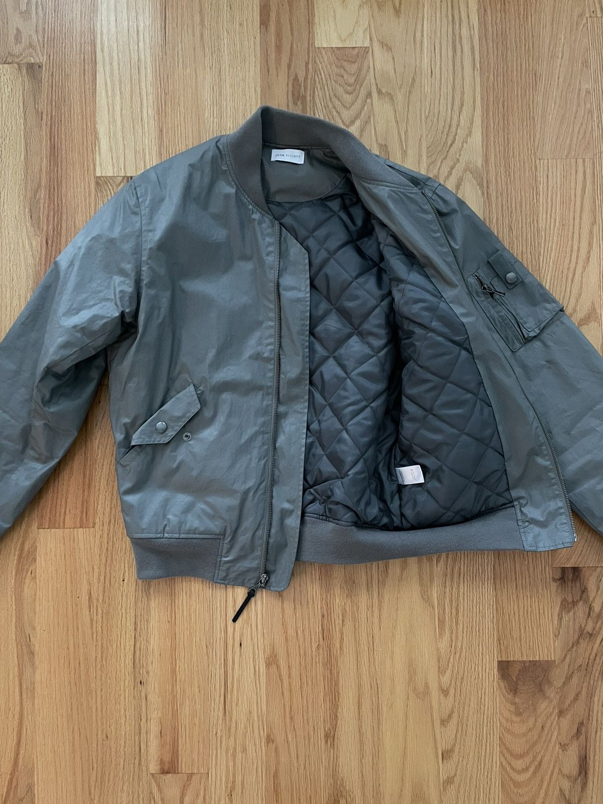 John Elliott John Elliott bogota bomber jacket. 1/S. $598 Size US S / EU 44-46 / 1 - 3 Thumbnail