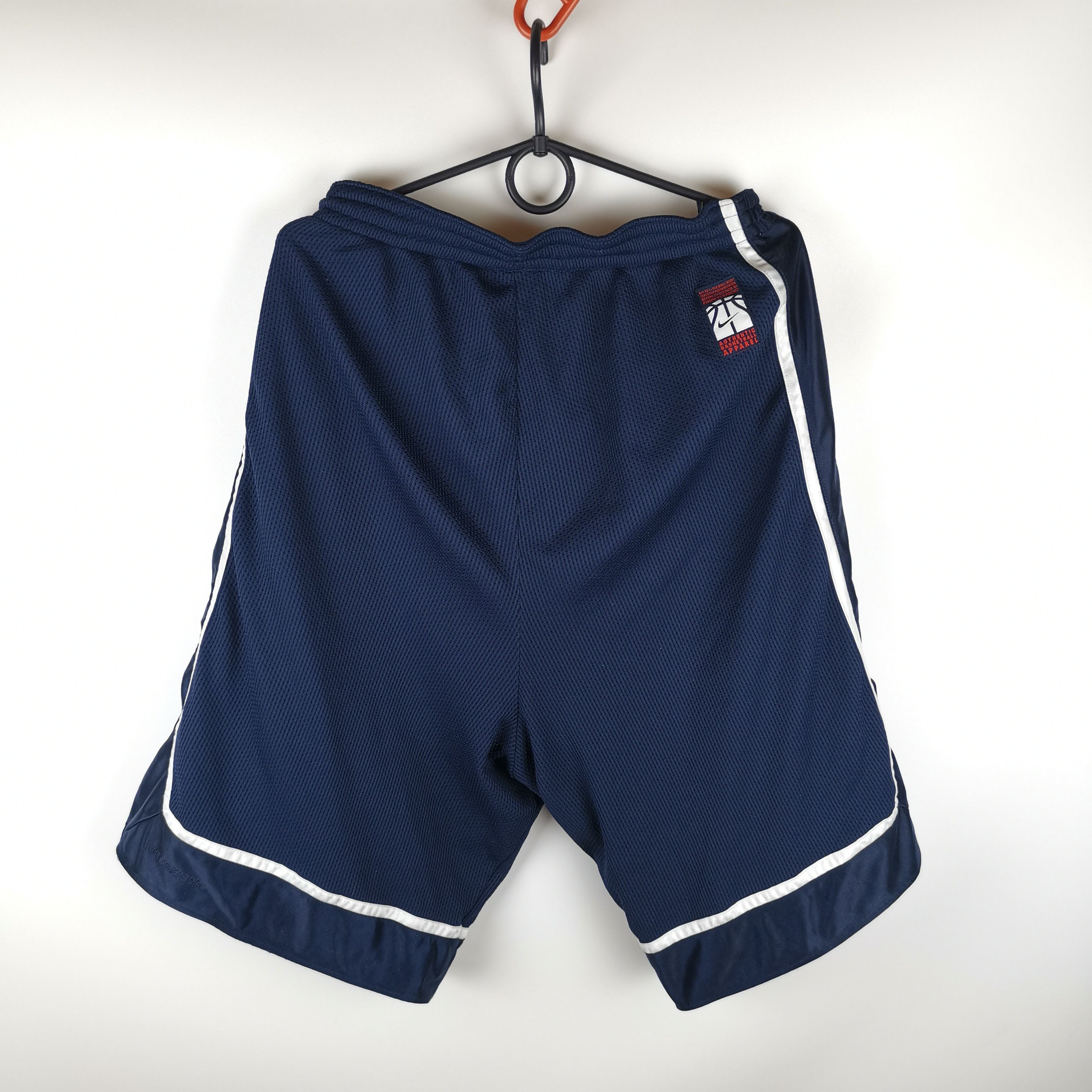 Nike Nike vintage y2k basketball short Size US 34 / EU 50 - 2 Thumbnail