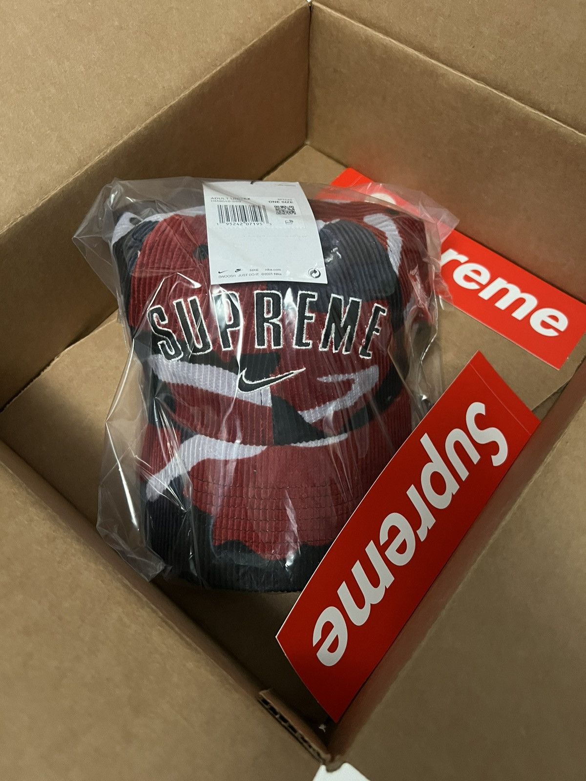 Supreme Supreme x Nike Arc Corduroy 6 panel Size ONE SIZE - 2 Thumbnail