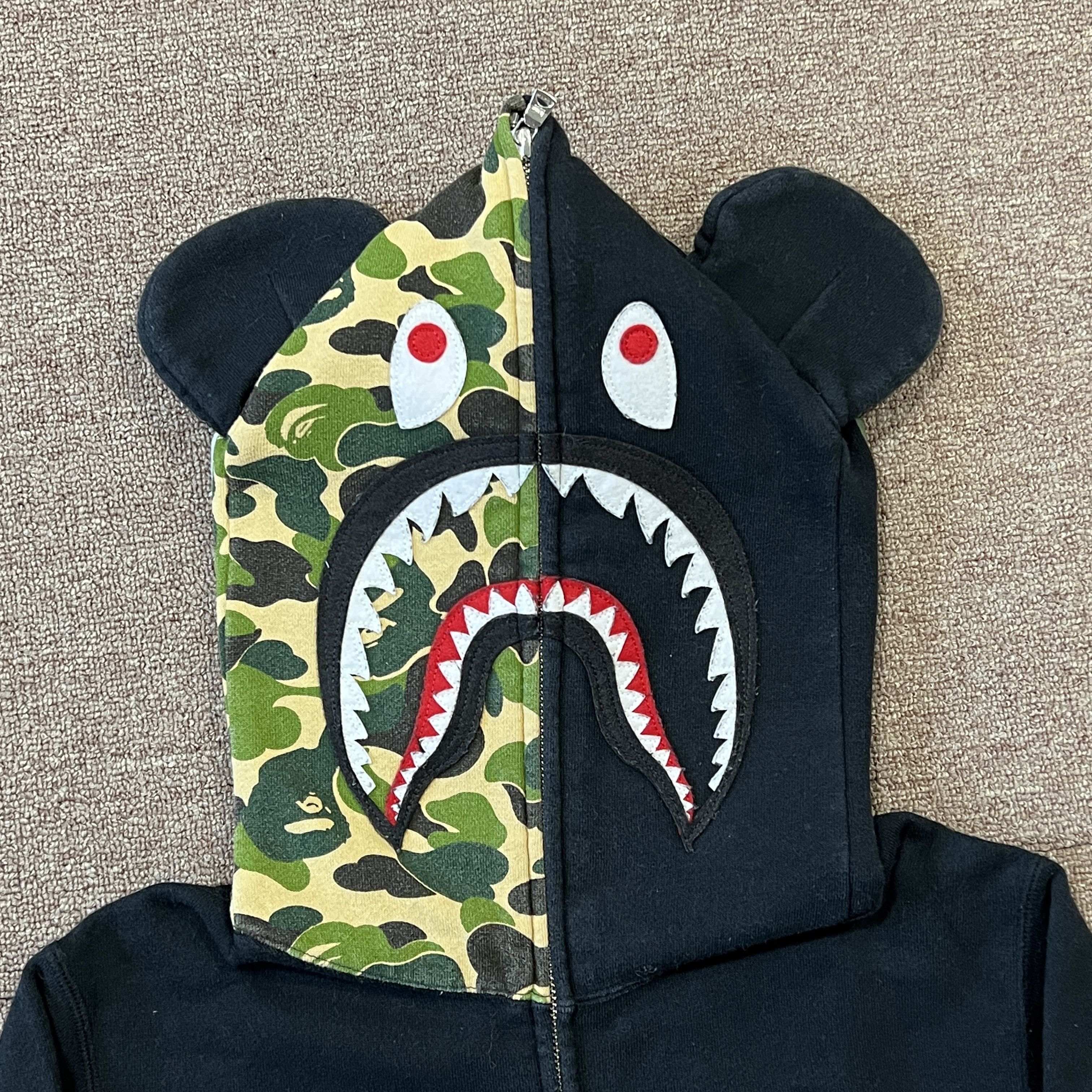 Bape Bape X Bearbrick ABC Camo Shark Full Zip Up Hoodie Size US S / EU 44-46 / 1 - 1 Thumbnail