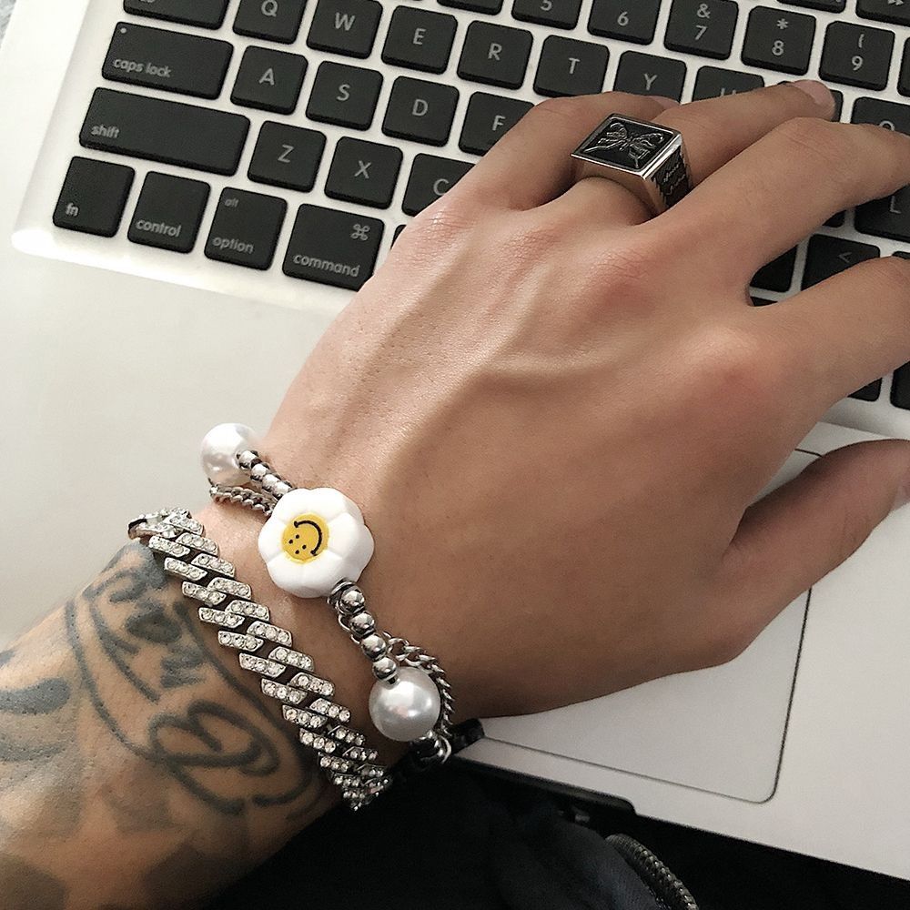 Jewelry × Vintage Smiley Pearl Daisy Pendant Fashion Titanium Steel Bracelet Size ONE SIZE - 3 Thumbnail
