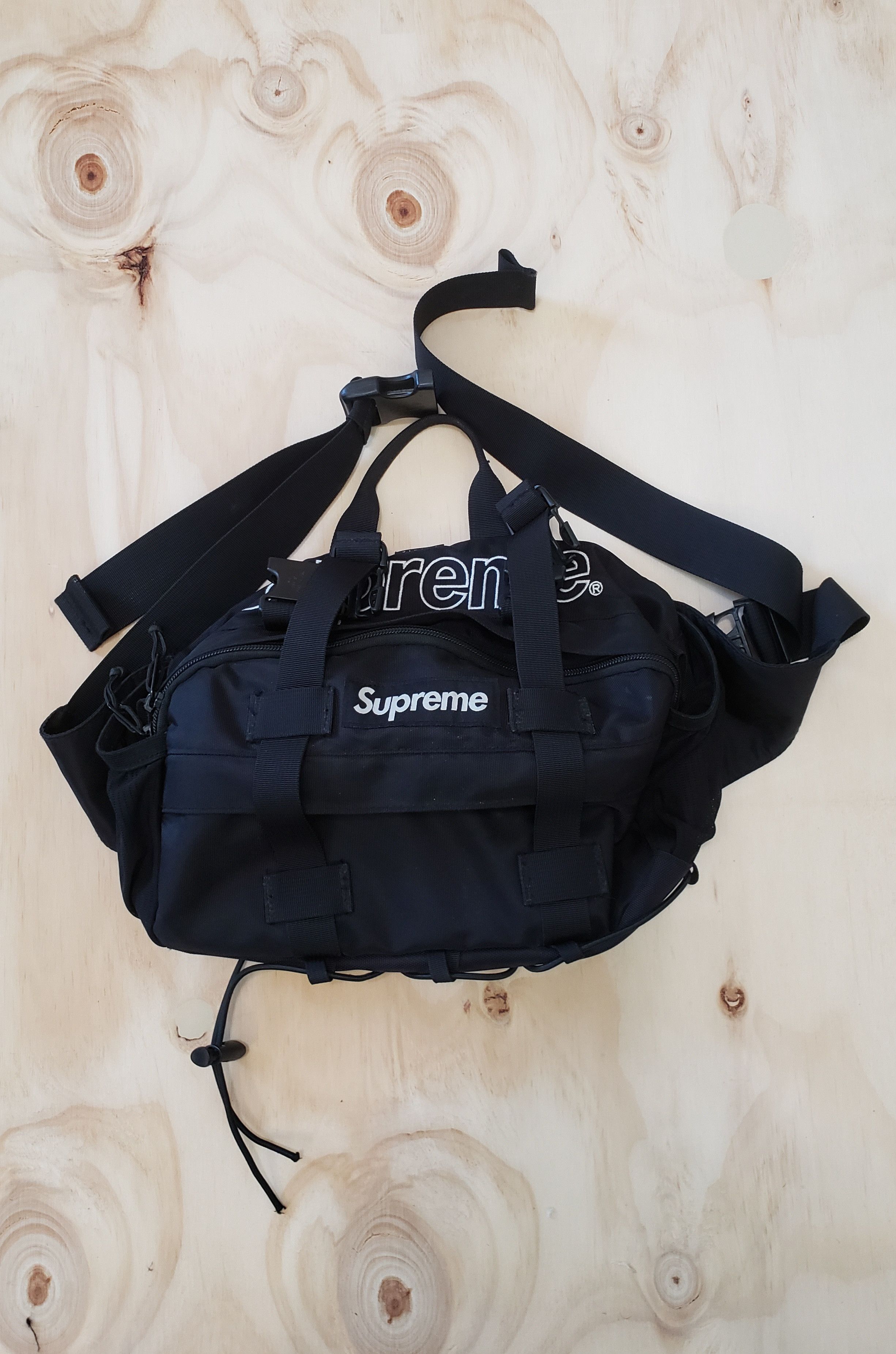 Supreme waist bag 2019 deals