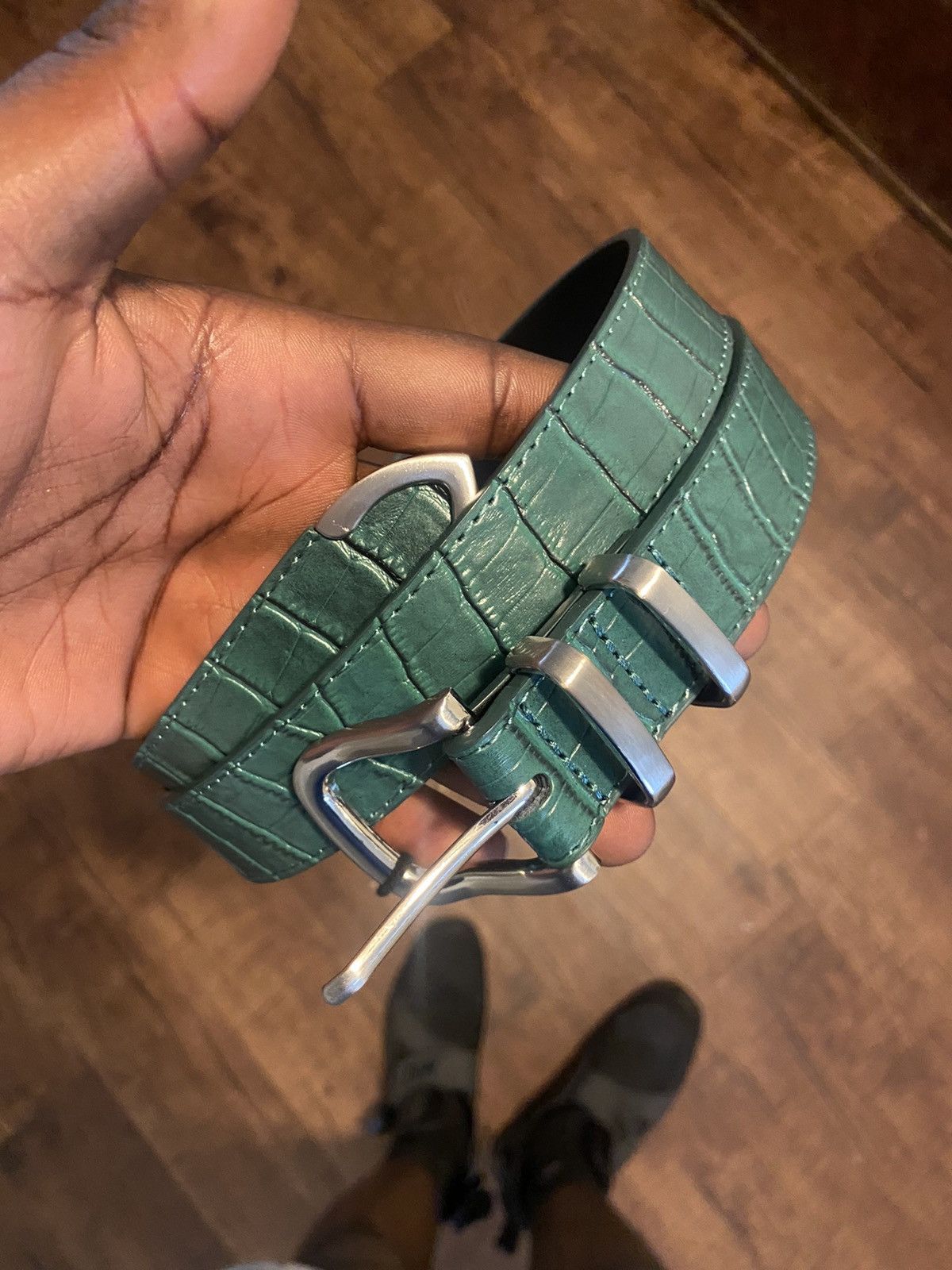 stussy gator leather dress belt B36