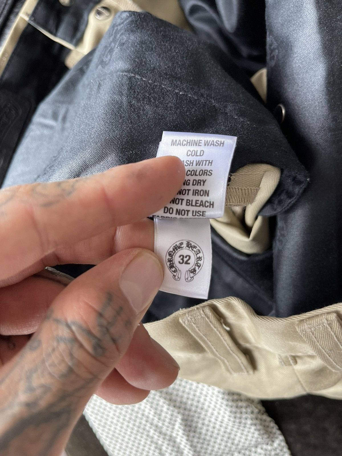 Chrome Hearts Chrome Hearts Chino Shorts Jeans Size US 32 / EU 48 - 21 Thumbnail