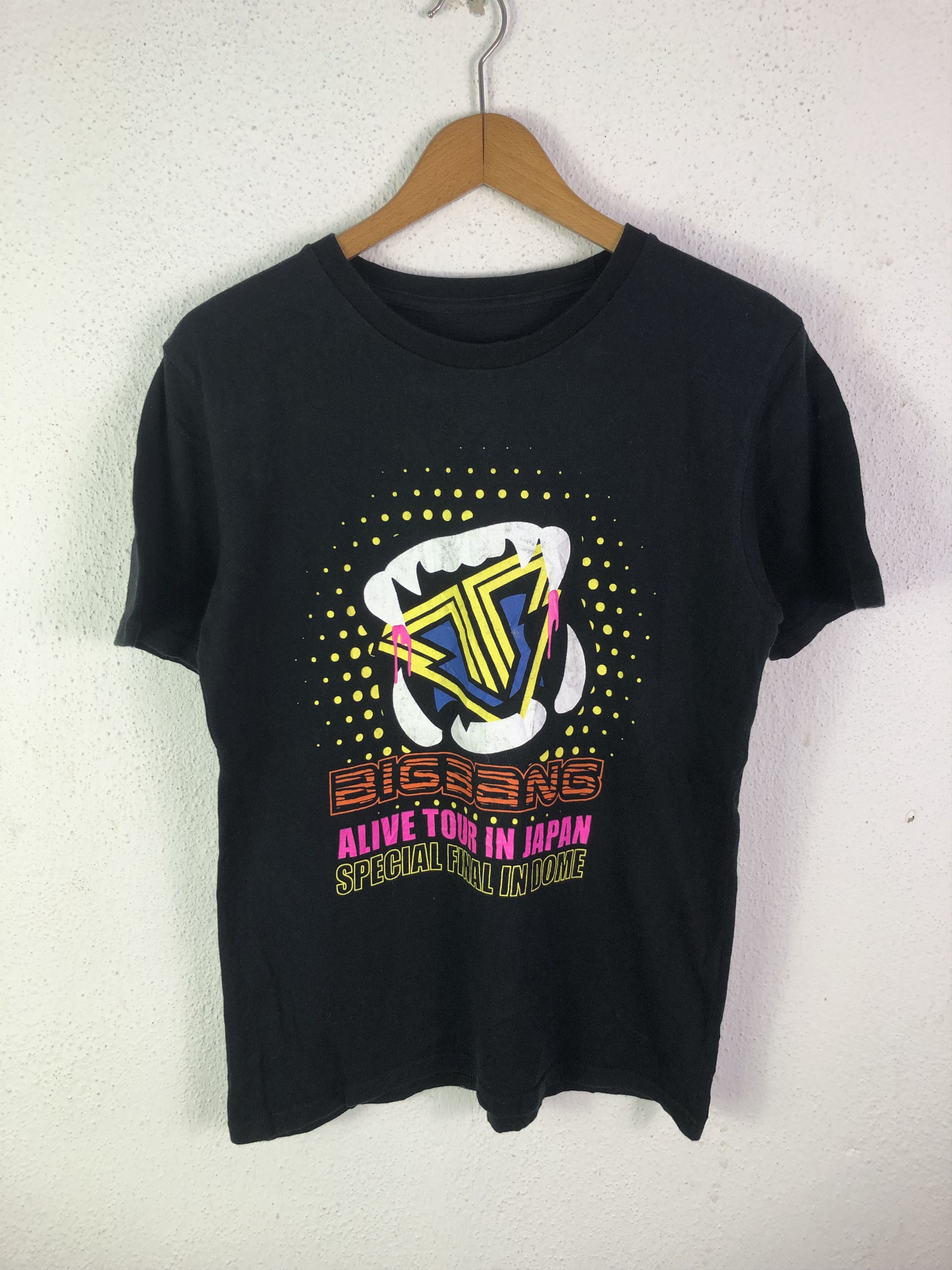 Band Tees BIG BANG a Live Tour In Japan T shirt K pop Boy Band Size US S / EU 44-46 / 1 - 1 Thumbnail
