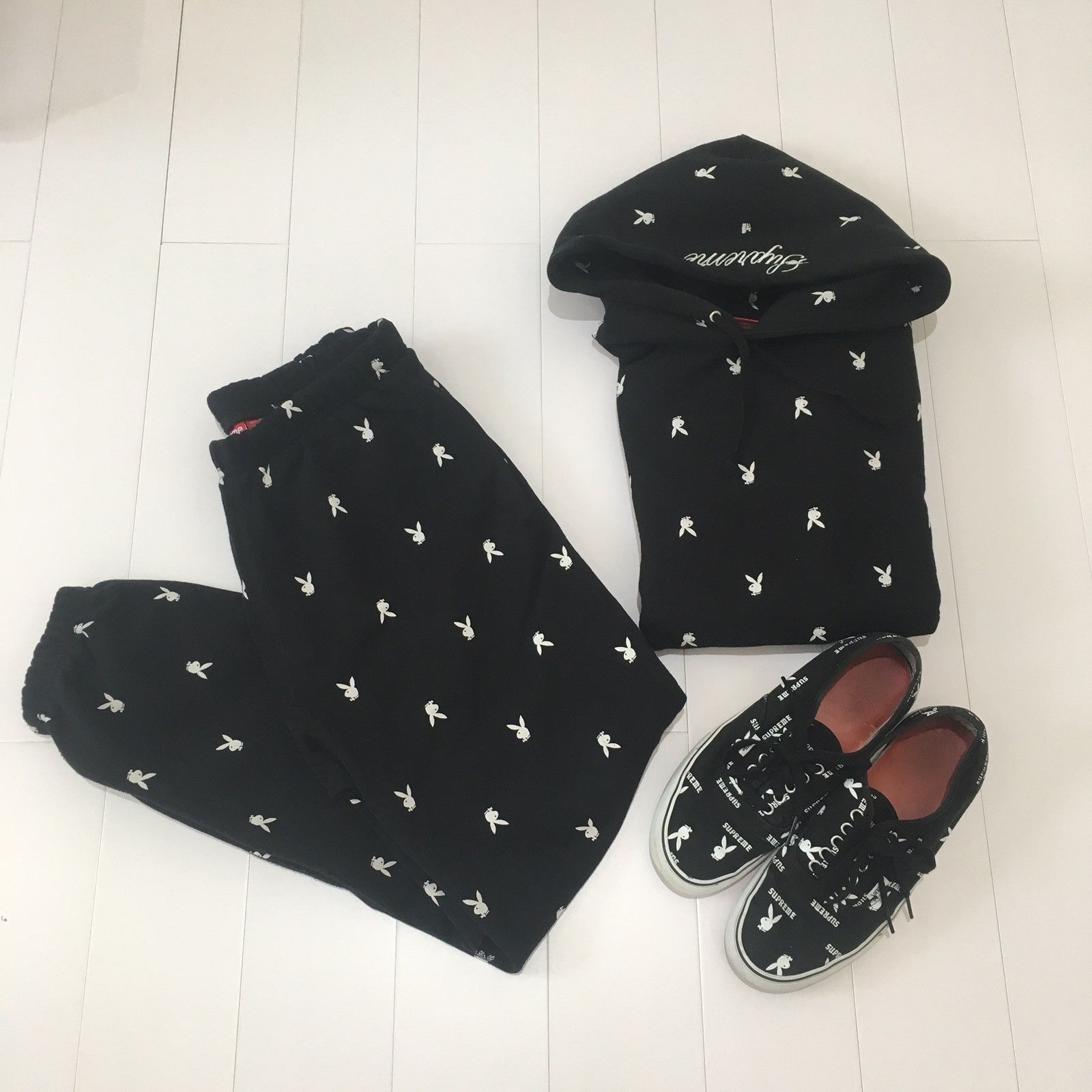 Pantaloni playboy supreme clearance