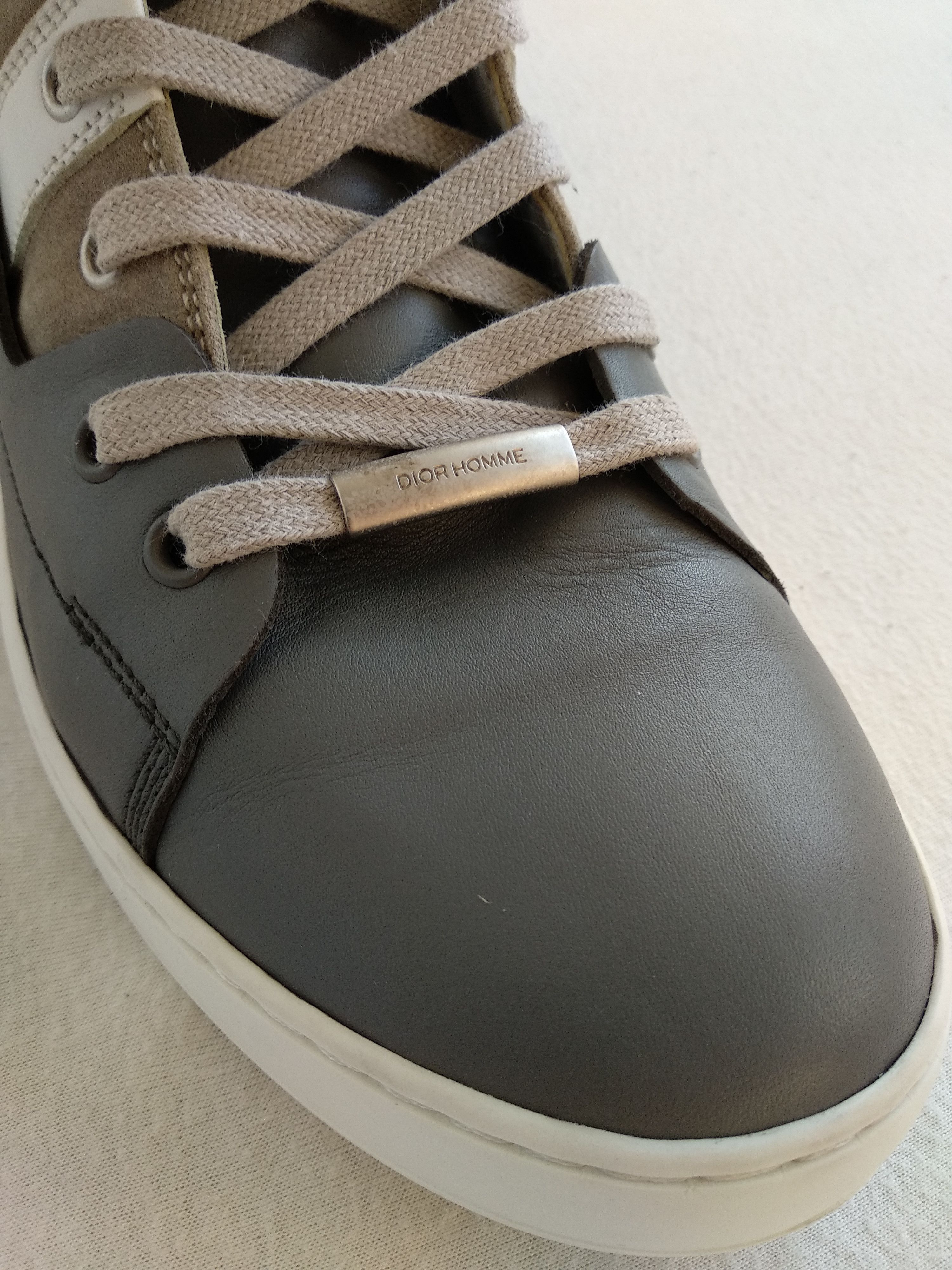 Dior Leather High Top Sneakers Trainers Size US 9.5 / EU 42-43 - 13 Thumbnail