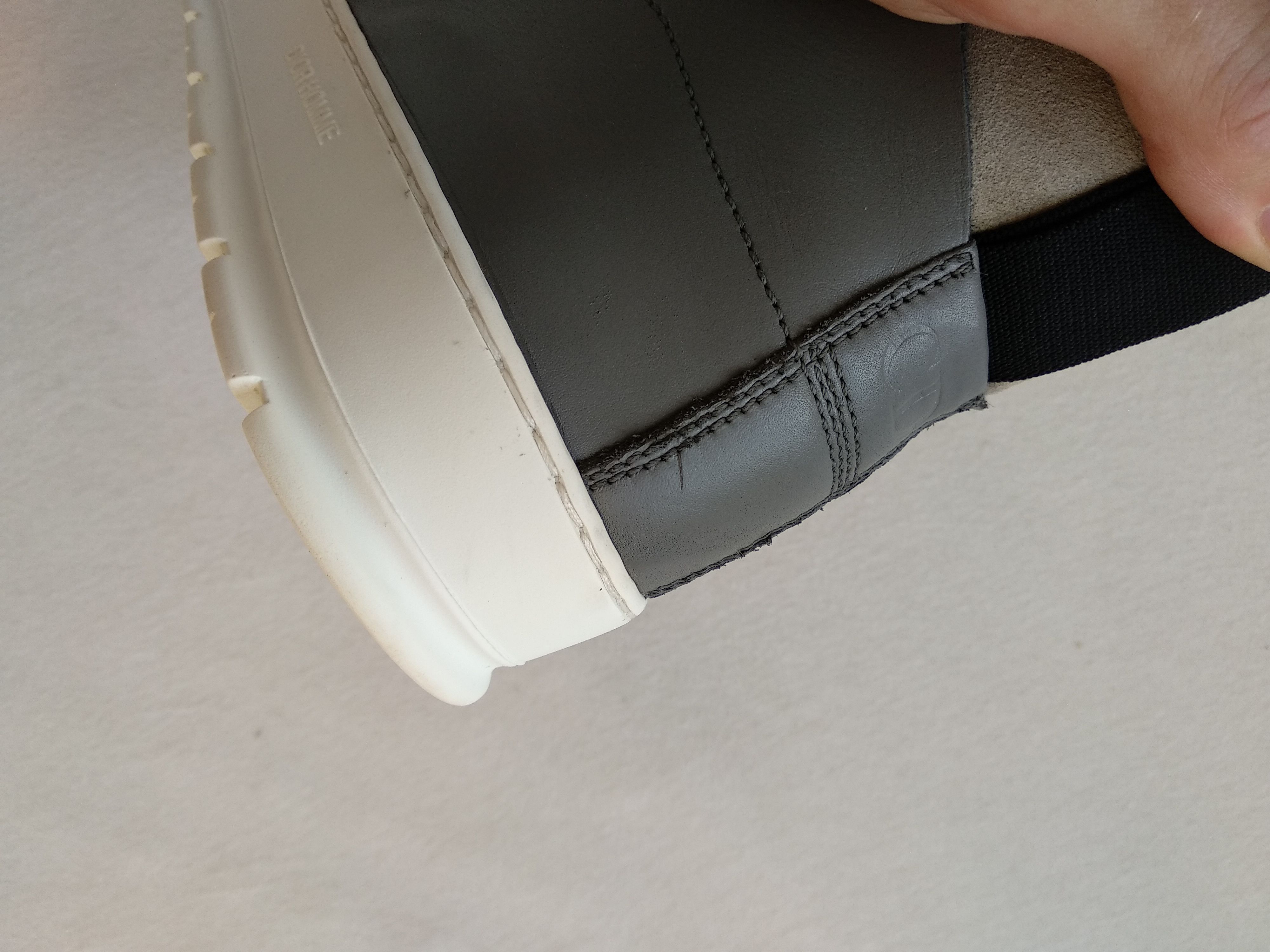 Dior Leather High Top Sneakers Trainers Size US 9.5 / EU 42-43 - 11 Thumbnail
