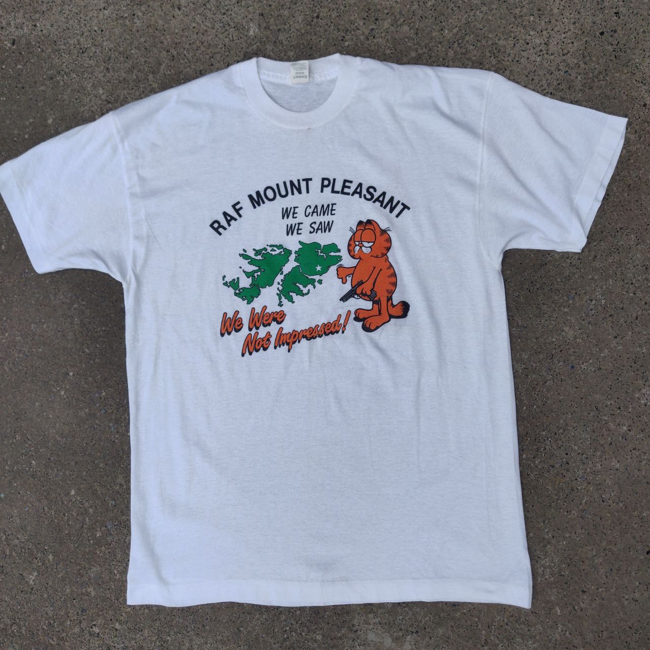 Vintage RARE Armed Garfield RAF Mount Pleasant Vintage T Air Force Size US L / EU 52-54 / 3 - 1 Thumbnail