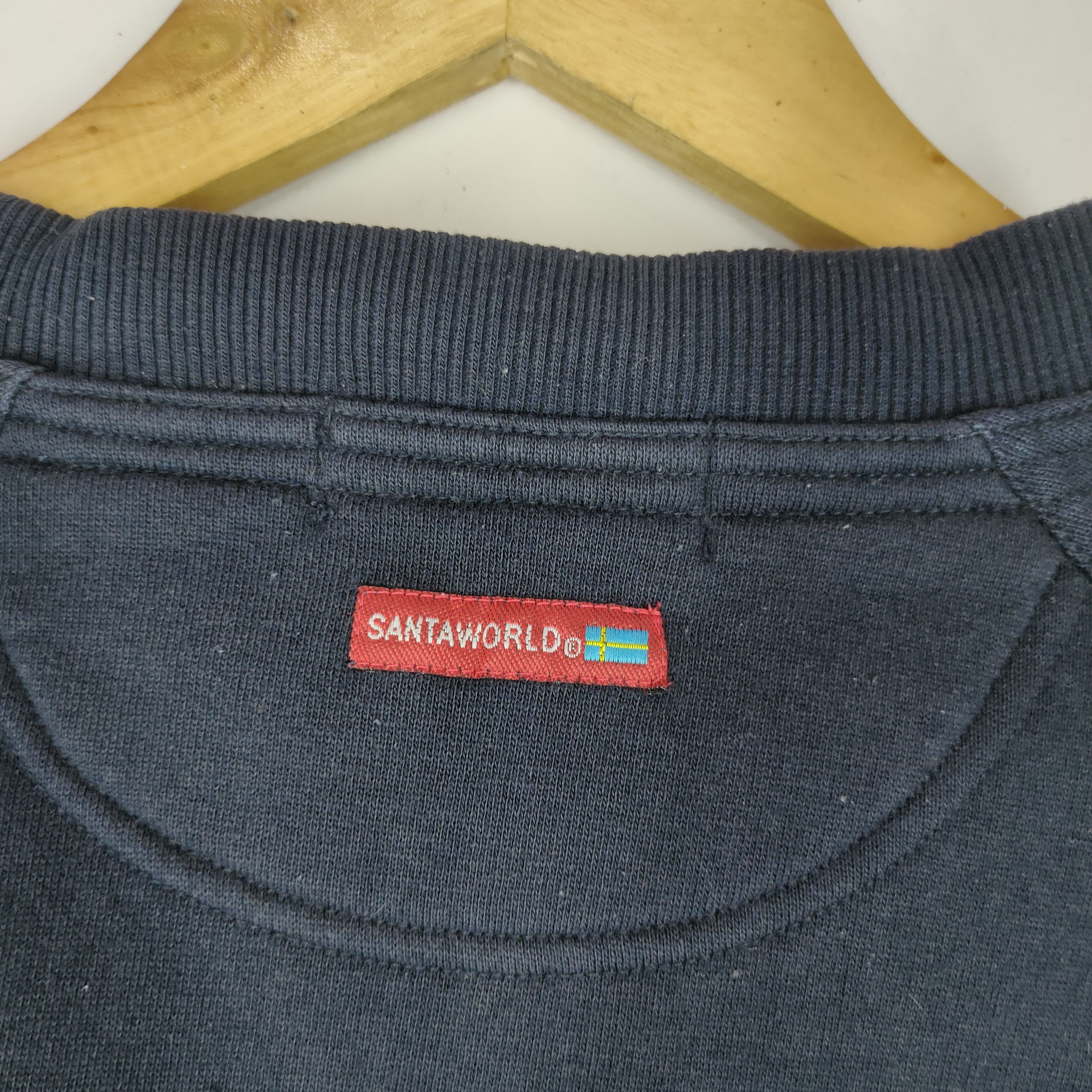 Other Vintage 80s SANTAWORLD Big Logo Crewneck Large Sweatshirt Size US L / EU 52-54 / 3 - 8 Thumbnail