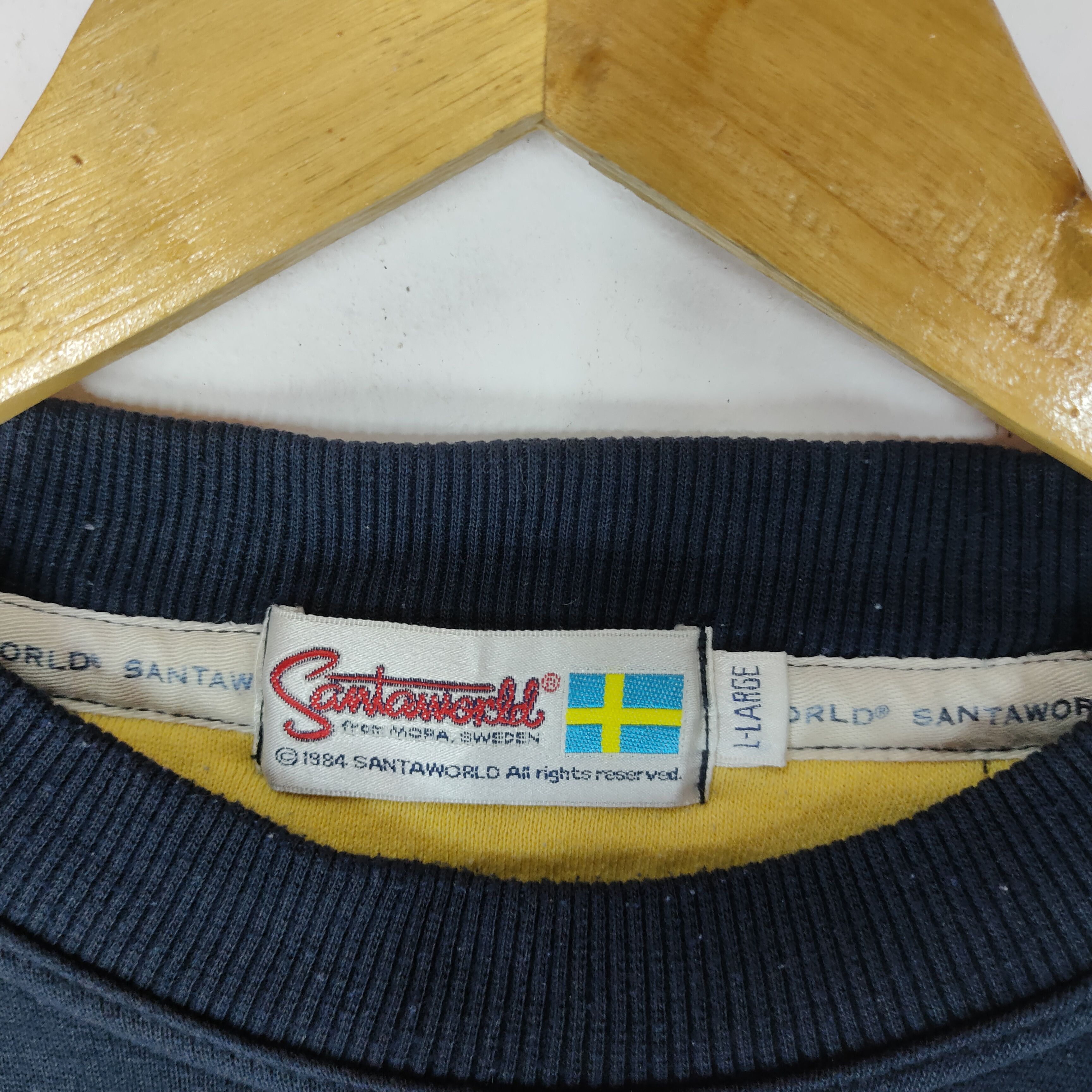 Other Vintage 80s SANTAWORLD Big Logo Crewneck Large Sweatshirt Size US L / EU 52-54 / 3 - 7 Thumbnail