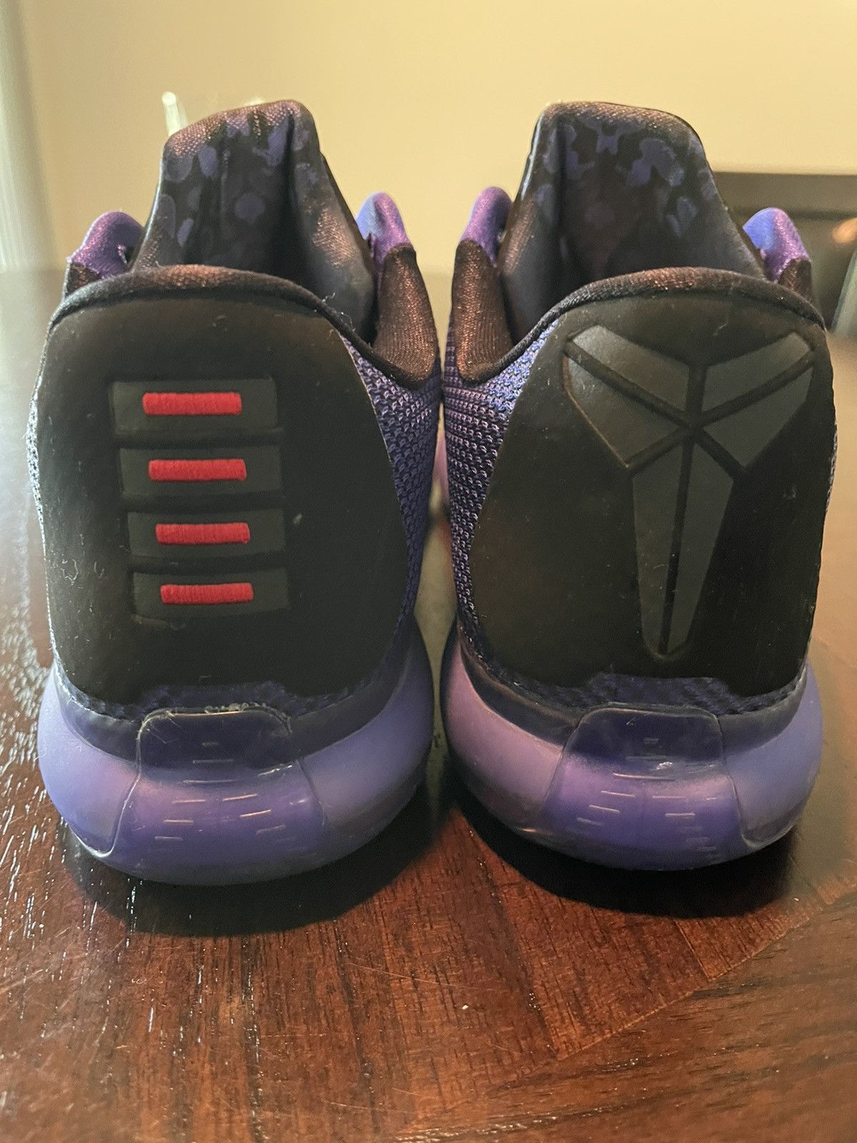 NBA Kobe 10 Blackout 2015 Size US 10.5 / EU 43-44 - 4 Thumbnail