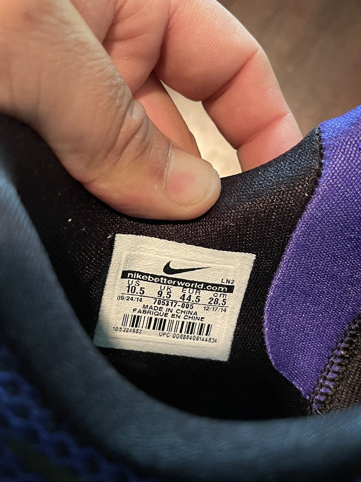 NBA Kobe 10 Blackout 2015 Size US 10.5 / EU 43-44 - 6 Thumbnail