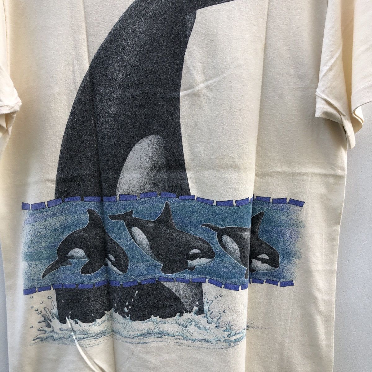 Vintage Vintage animal (orca killer) tshirt Size US L / EU 52-54 / 3 - 4 Thumbnail