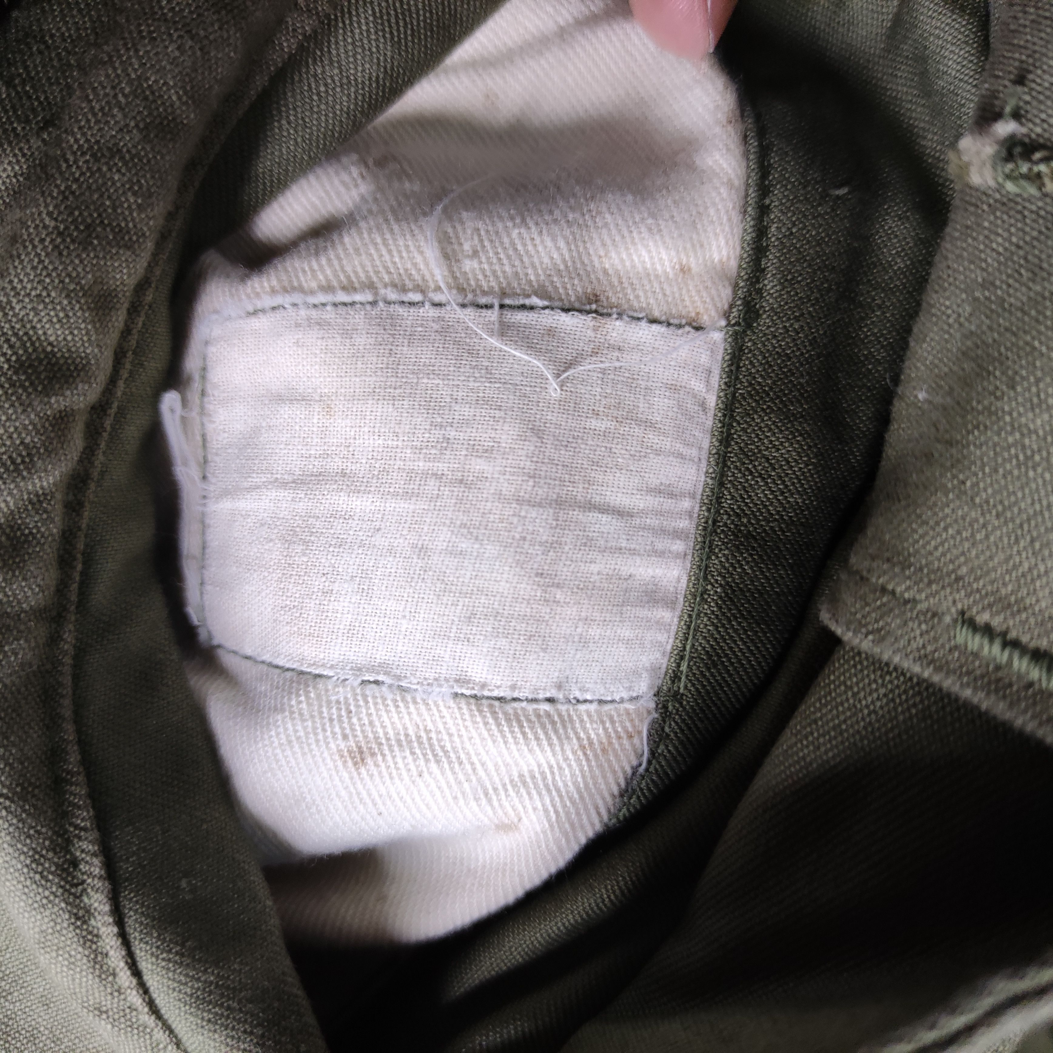Vintage Vintage World War II US Army M-1943 field jacket. Size US L / EU 52-54 / 3 - 5 Thumbnail