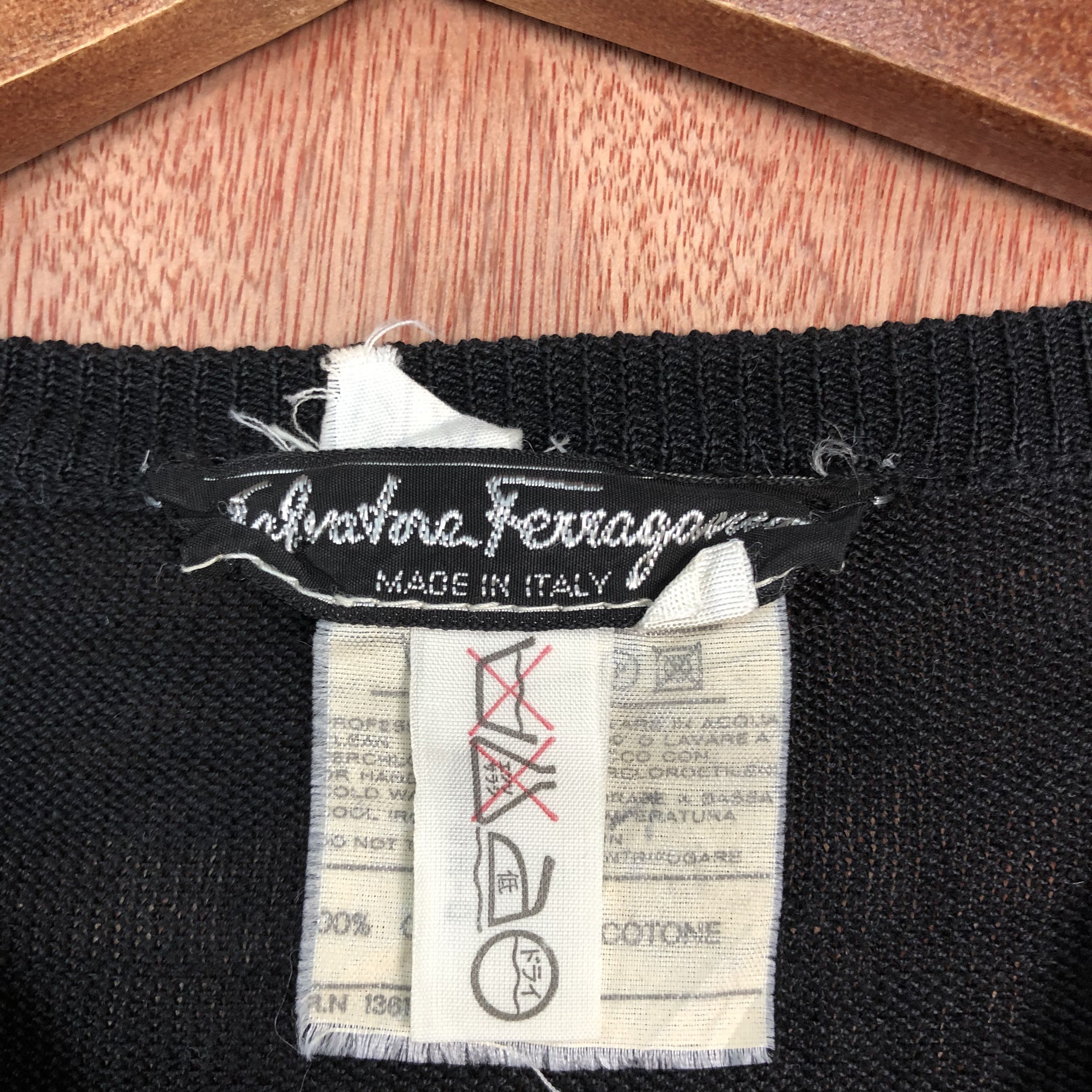 Salvatore Ferragamo DLL Salvatore Ferragamo italy 2 tone Knitwear #c567 Size US S / EU 44-46 / 1 - 6 Thumbnail