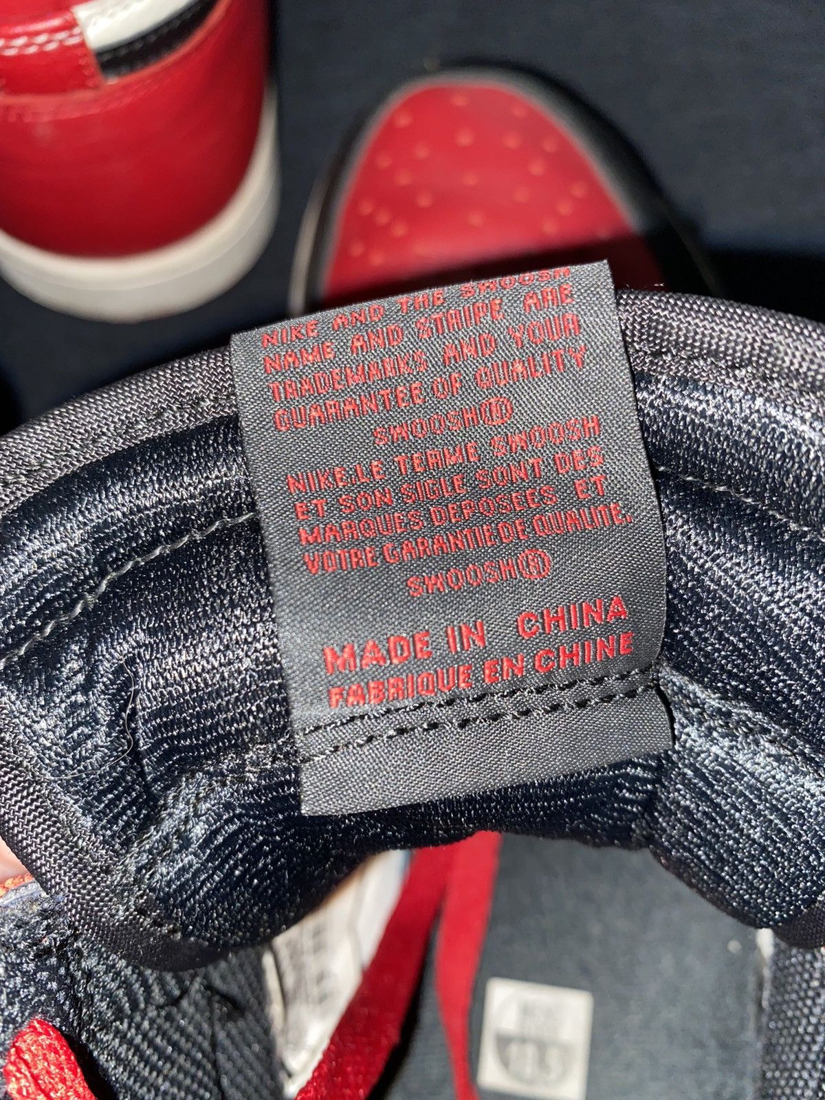 Jordan Brand Air Jordan 1 Retro High OG Bred Toe 2018 Size US 10.5 / EU 43-44 - 7 Thumbnail