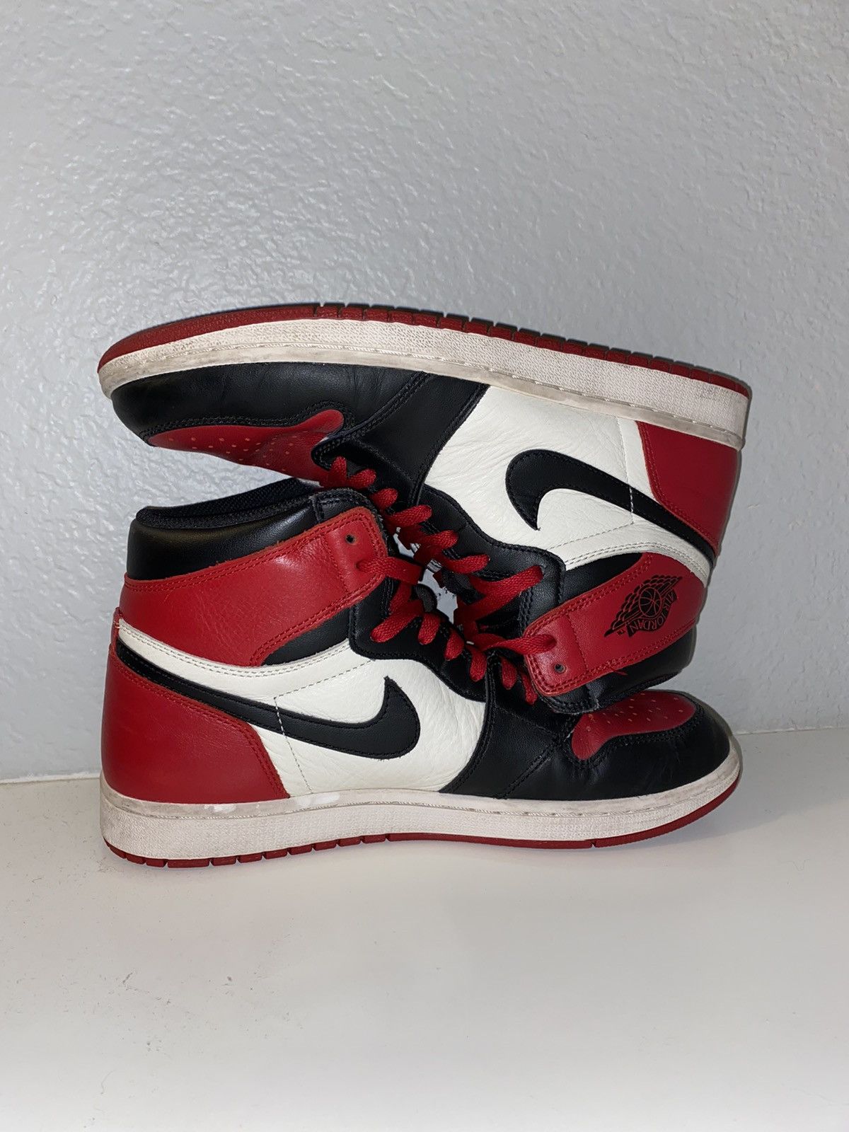Jordan Brand Air Jordan 1 Retro High OG Bred Toe 2018 Size US 10.5 / EU 43-44 - 1 Thumbnail