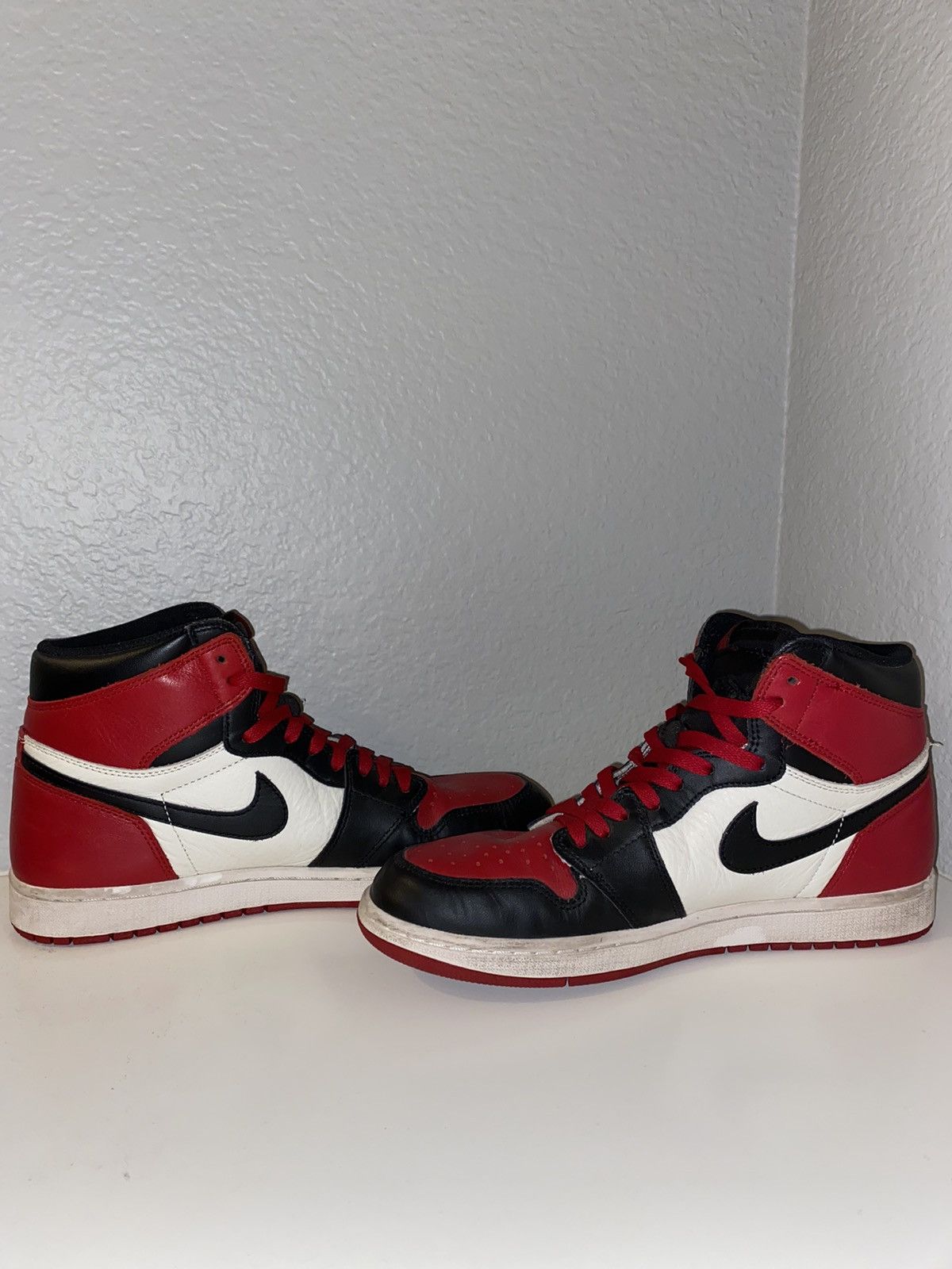 Jordan Brand Air Jordan 1 Retro High OG Bred Toe 2018 Size US 10.5 / EU 43-44 - 5 Thumbnail