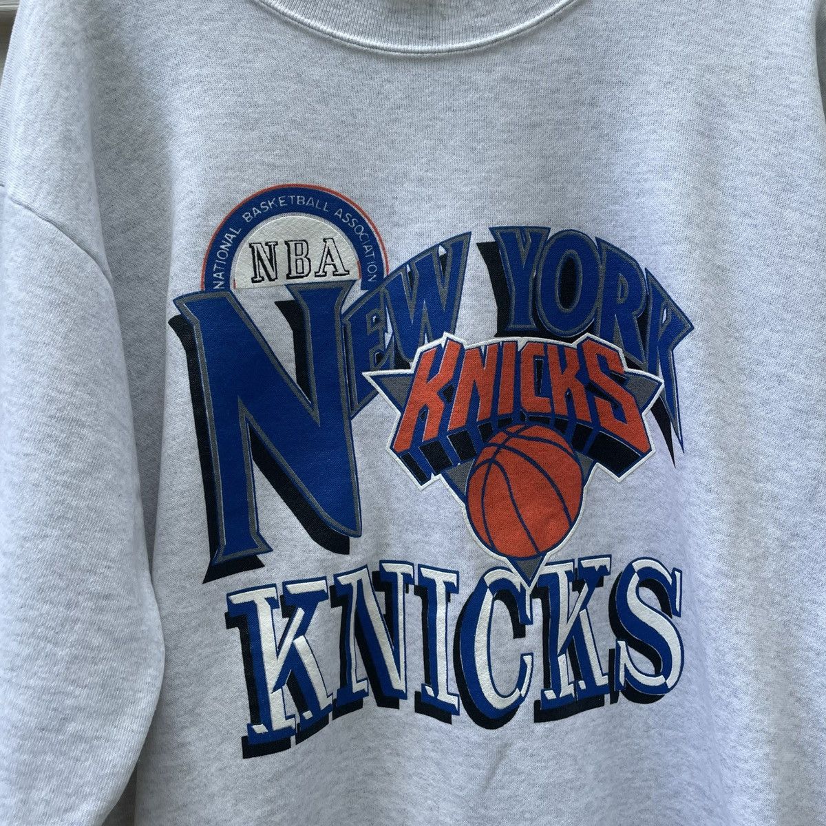 Vintage NY Knicks Logo Athletic Sweatshirt Size XL selling Embroidered Blue NBA