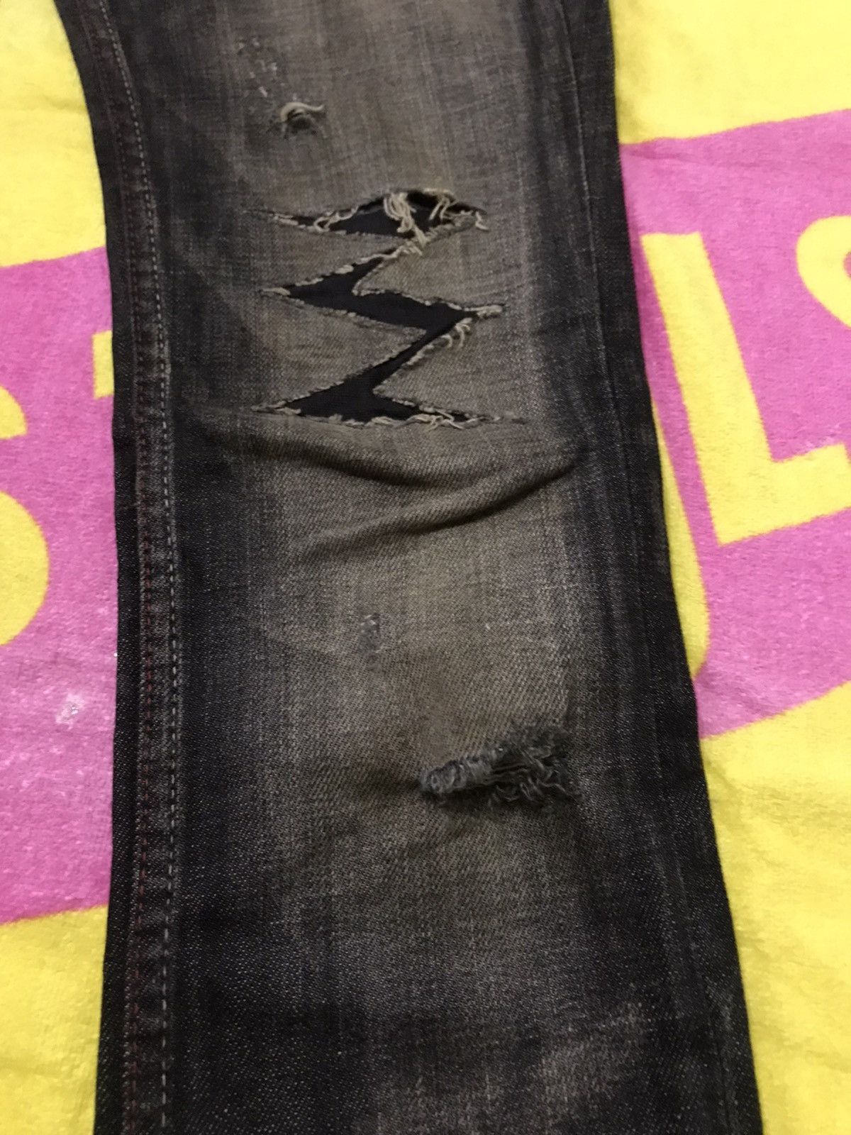 Vanquish DUFALL BY VANQUISH LOW RISE CUSTOM DESIGN RIPPED JEANS Size 30" / US 8 / IT 44 - 5 Thumbnail