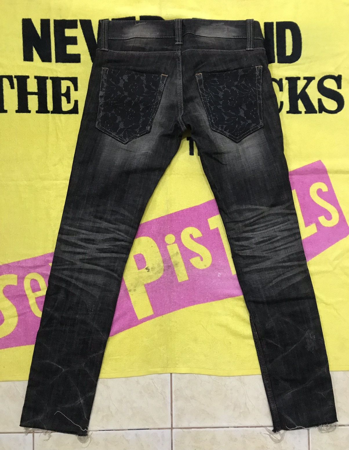 Vanquish DUFALL BY VANQUISH LOW RISE CUSTOM DESIGN RIPPED JEANS Size 30" / US 8 / IT 44 - 7 Thumbnail