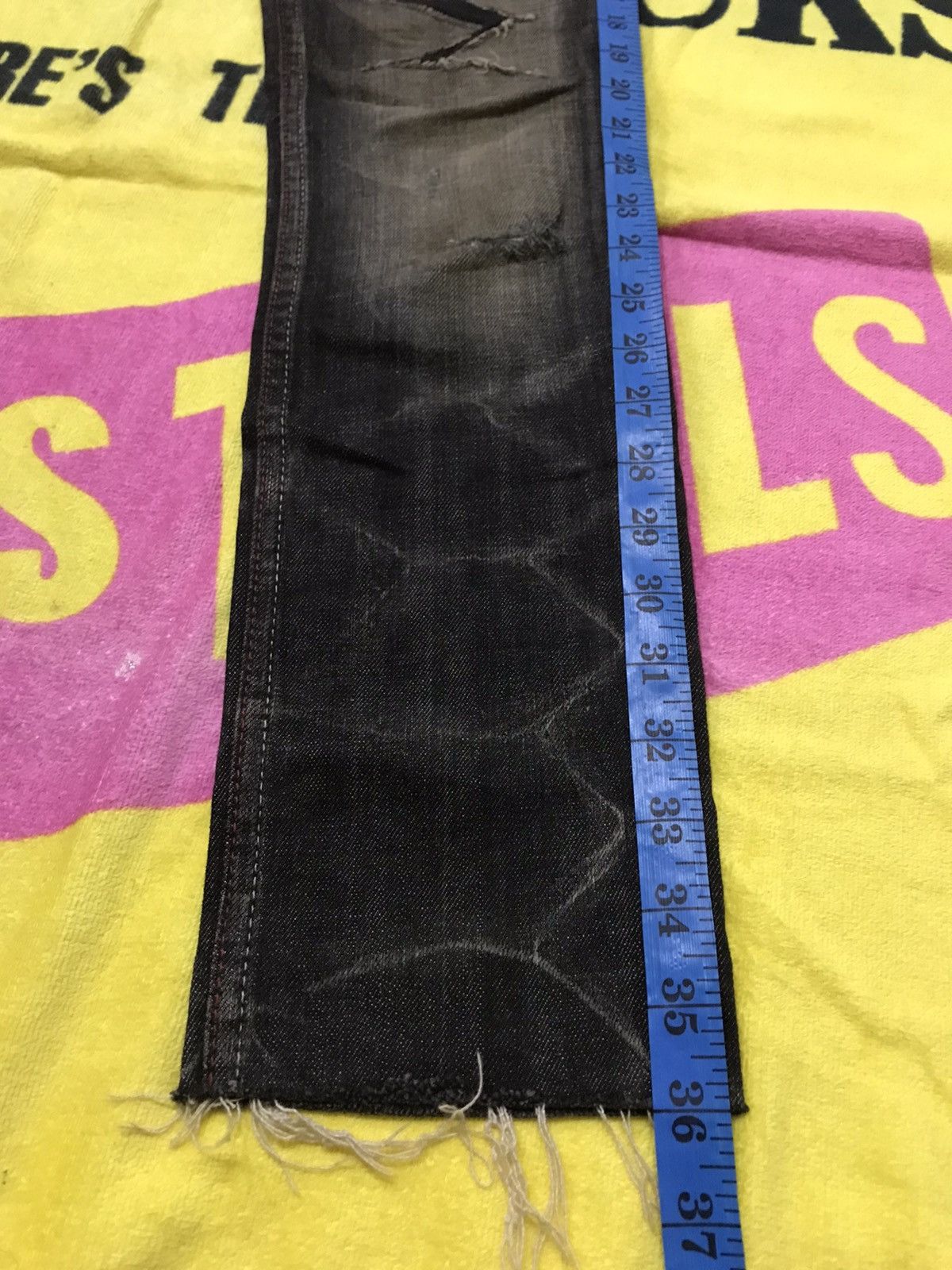 Vanquish DUFALL BY VANQUISH LOW RISE CUSTOM DESIGN RIPPED JEANS Size 30" / US 8 / IT 44 - 11 Thumbnail