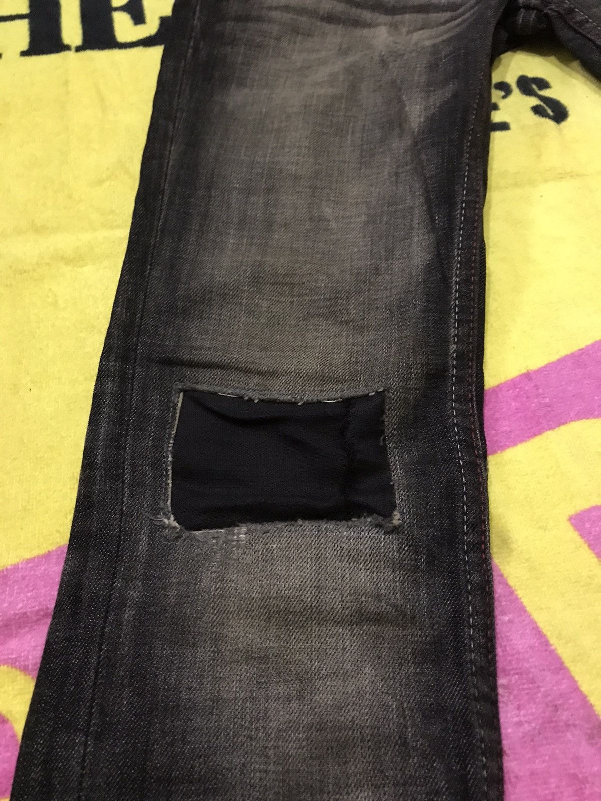 Vanquish DUFALL BY VANQUISH LOW RISE CUSTOM DESIGN RIPPED JEANS Size 30" / US 8 / IT 44 - 4 Thumbnail