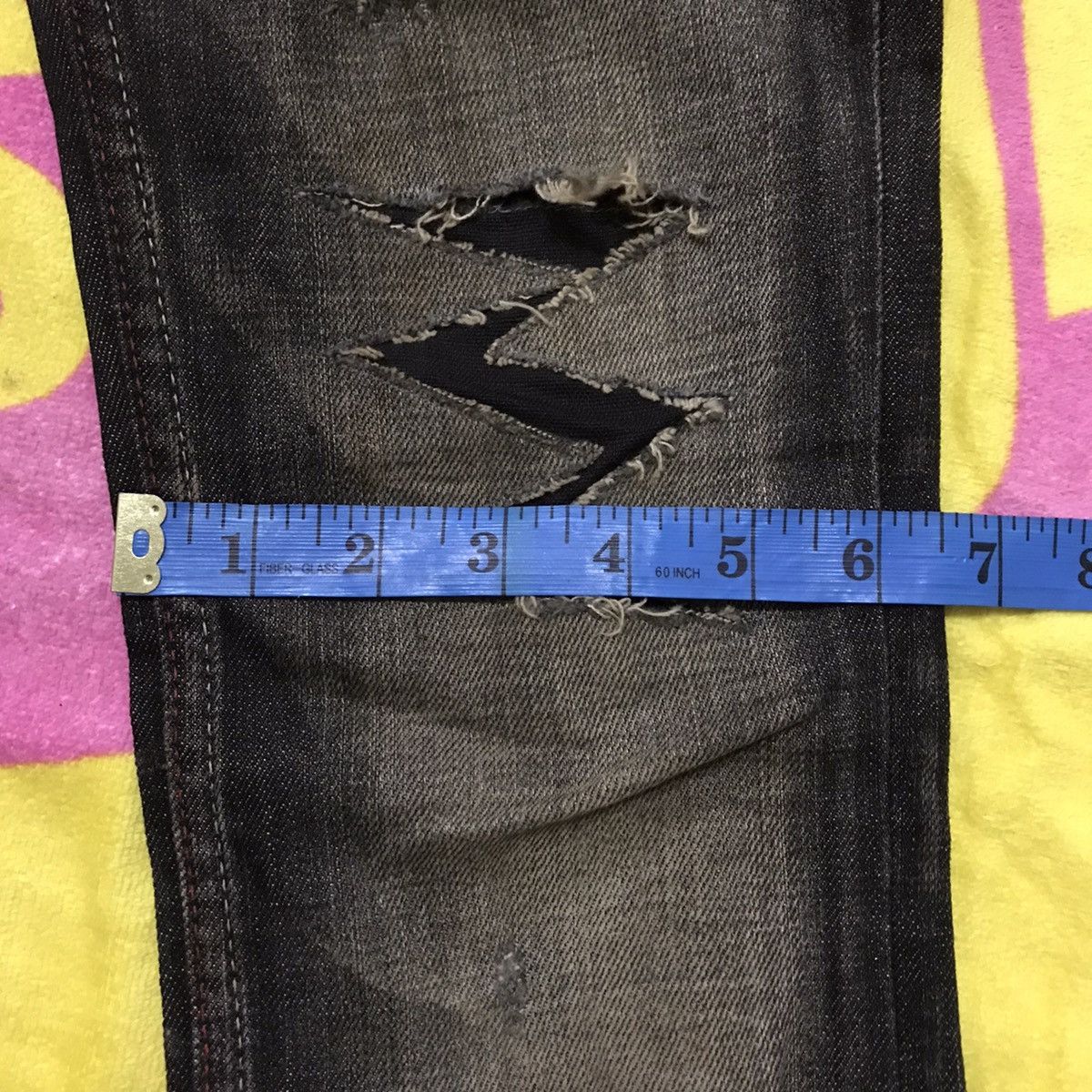 Vanquish DUFALL BY VANQUISH LOW RISE CUSTOM DESIGN RIPPED JEANS Size 30" / US 8 / IT 44 - 14 Thumbnail