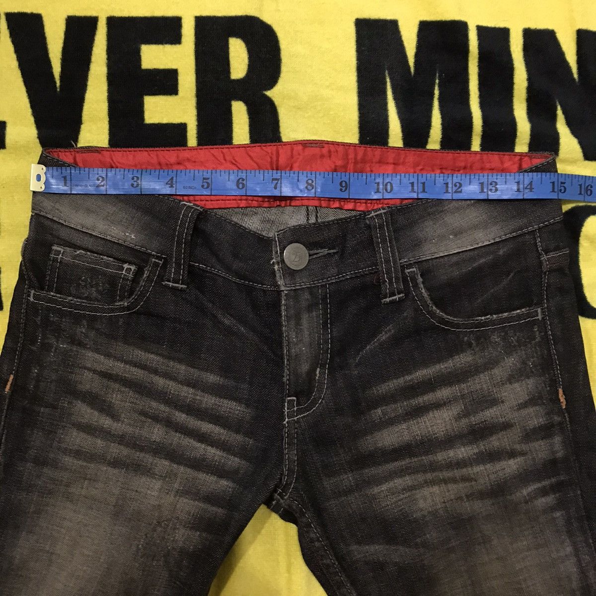 Vanquish DUFALL BY VANQUISH LOW RISE CUSTOM DESIGN RIPPED JEANS Size 30" / US 8 / IT 44 - 9 Thumbnail