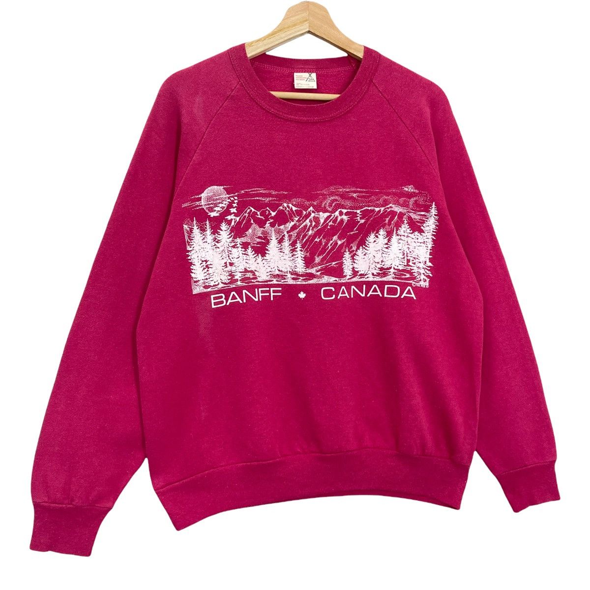 Vintage Vintage 80’s Banff Canada Crewneck Sweatshirt Size M Size US M / EU 48-50 / 2 - 2 Thumbnail