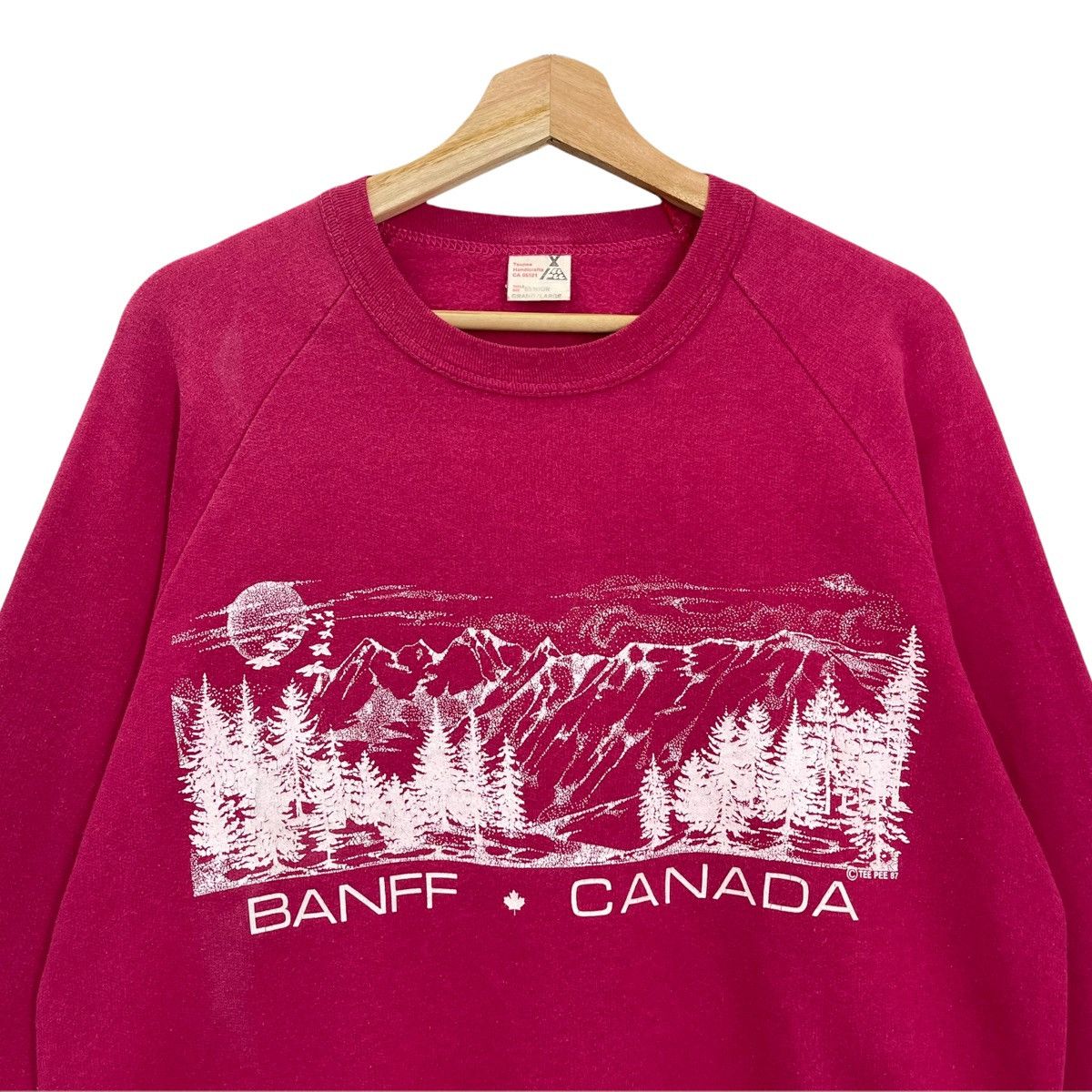 Vintage Vintage 80’s Banff Canada Crewneck Sweatshirt Size M Size US M / EU 48-50 / 2 - 4 Thumbnail