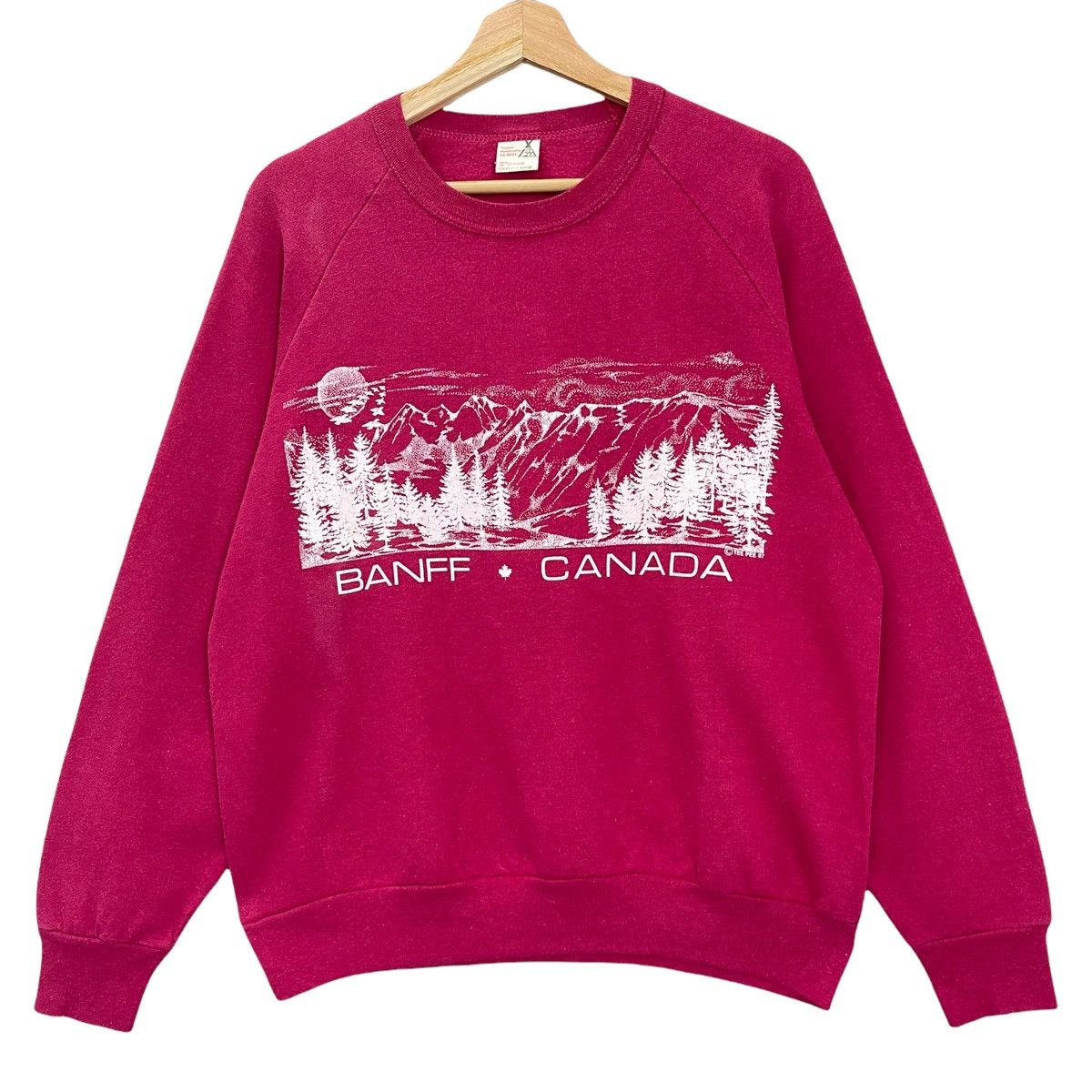Vintage Vintage 80’s Banff Canada Crewneck Sweatshirt Size M Size US M / EU 48-50 / 2 - 3 Thumbnail