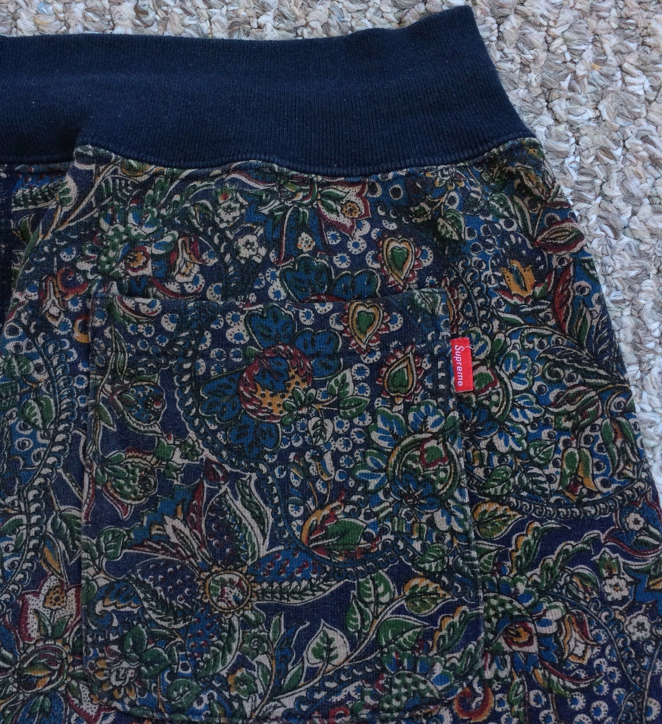 Supreme F/W 2011 Supreme Paisley Sweat Shorts size small Size US 30 / EU 46 - 3 Thumbnail