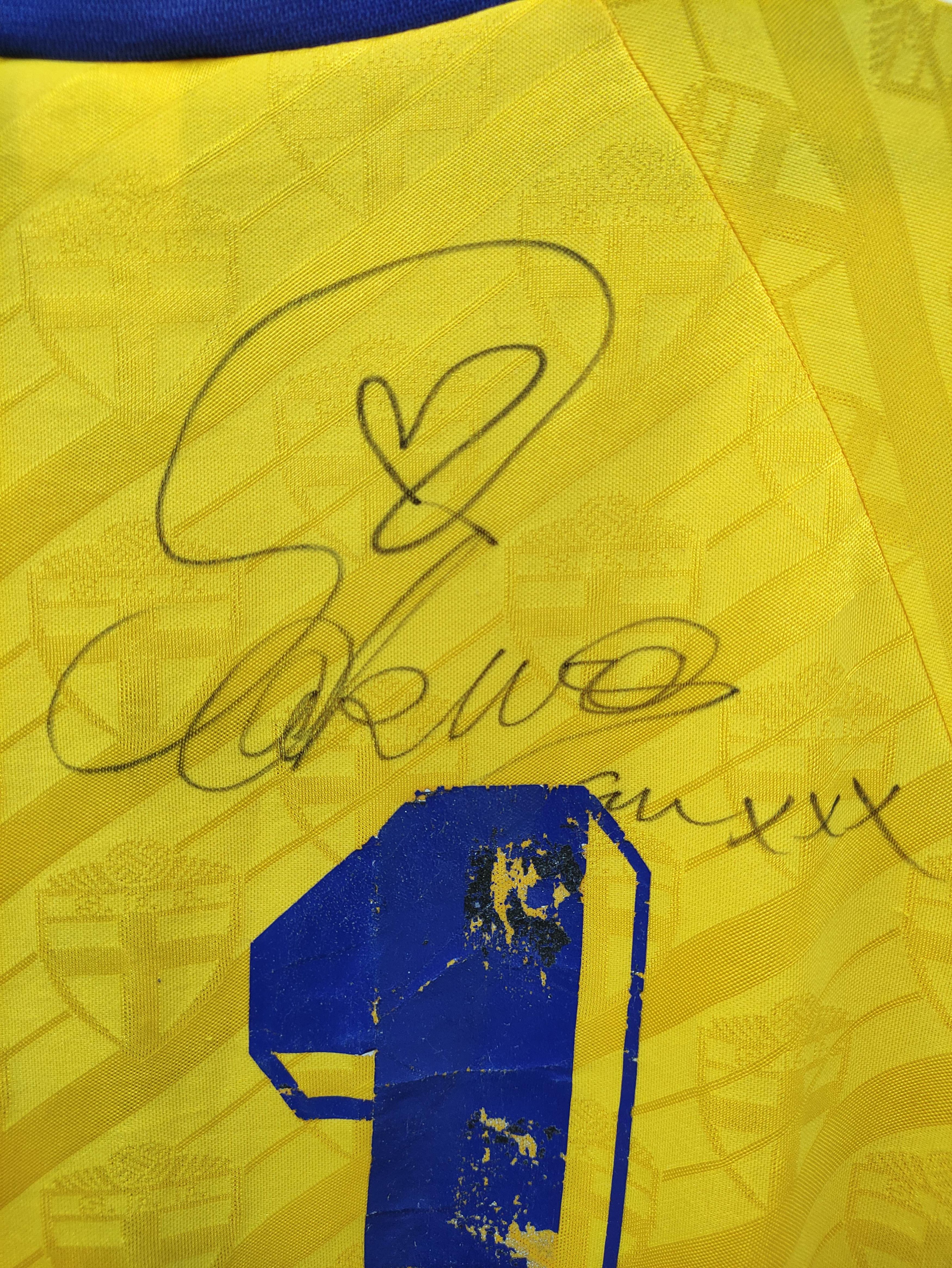 Adidas VINTAGE 1994 SWEDEN HOME JERSEY WORLD CUP FIFA HANDSIGN RARE Size US L / EU 52-54 / 3 - 8 Thumbnail