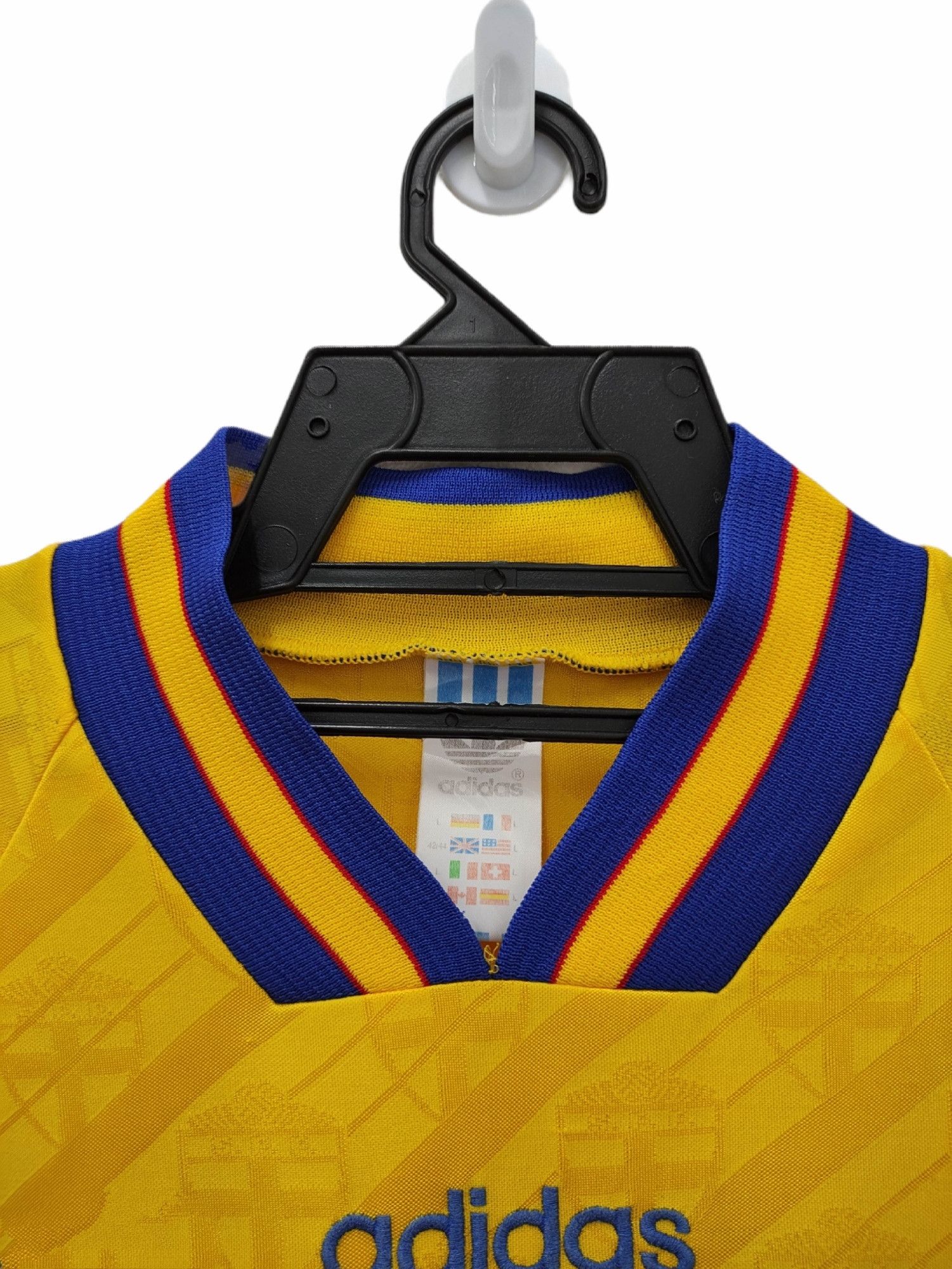 Adidas VINTAGE 1994 SWEDEN HOME JERSEY WORLD CUP FIFA HANDSIGN RARE Size US L / EU 52-54 / 3 - 2 Thumbnail