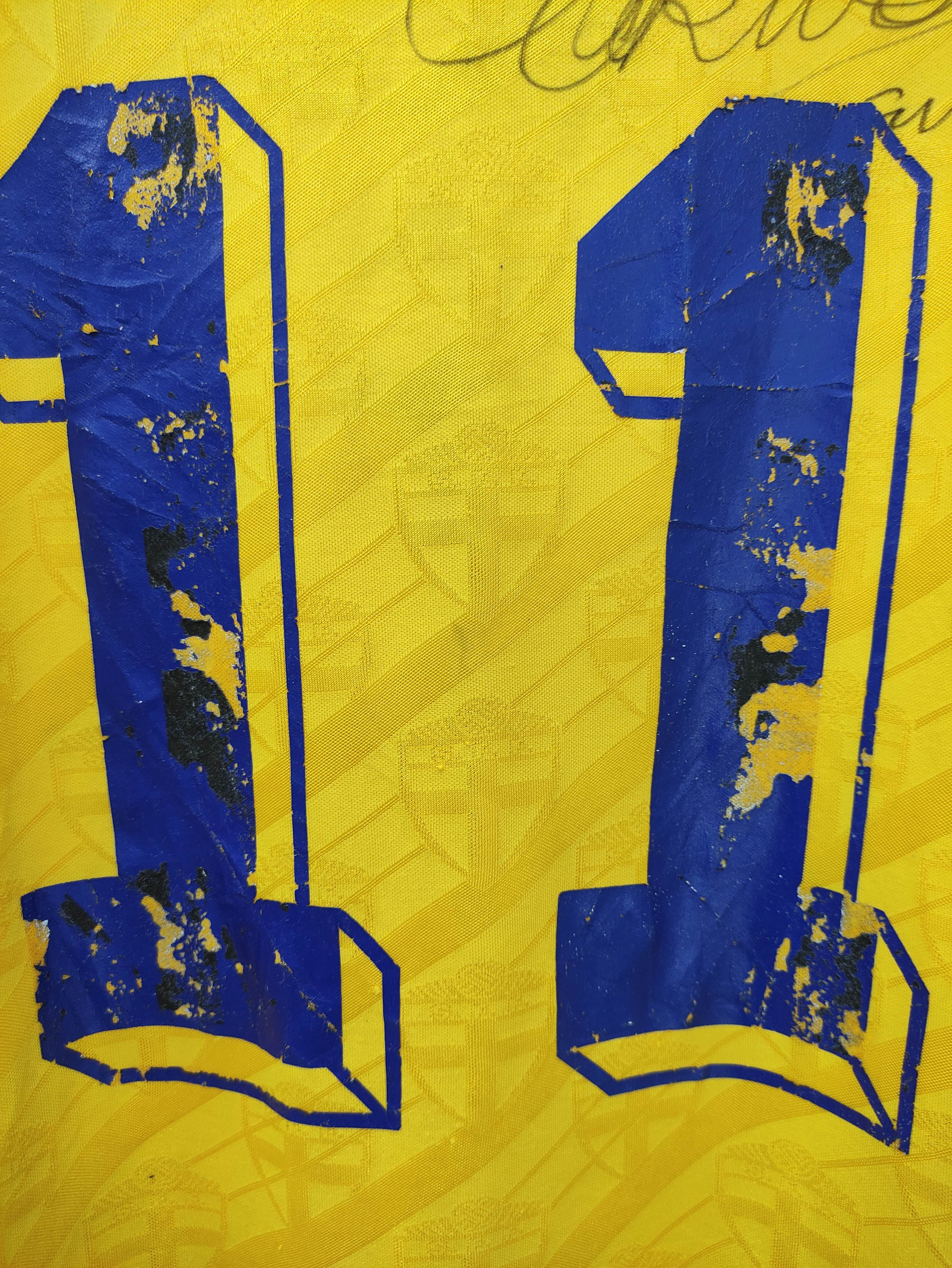 Adidas VINTAGE 1994 SWEDEN HOME JERSEY WORLD CUP FIFA HANDSIGN RARE Size US L / EU 52-54 / 3 - 7 Thumbnail