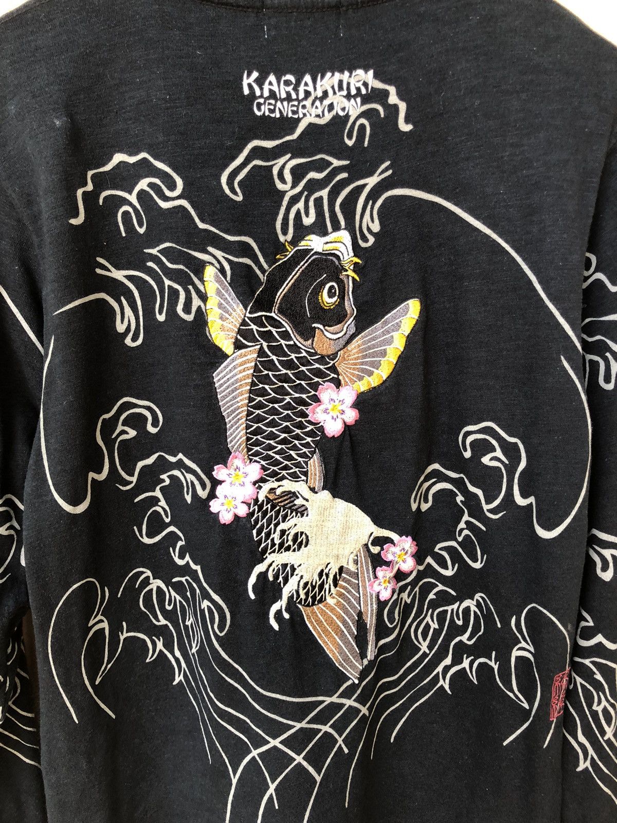 Japanese Brand Rare 3pockets Karakuri Koi Fish Overprint Long Sleeve Size US M / EU 48-50 / 2 - 6 Thumbnail