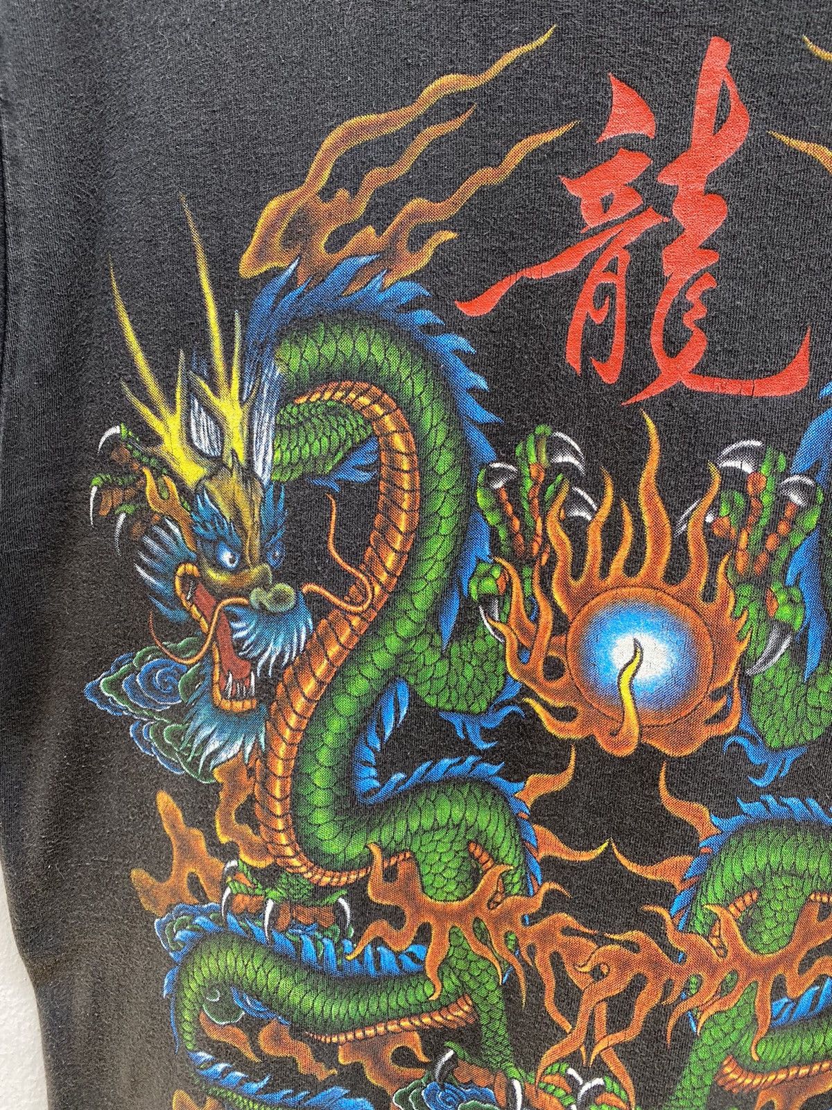 Japanese Brand 💥RARE🔥90s Double Sided Graphics Motive to DRAGONS 🐉 Size US M / EU 48-50 / 2 - 3 Thumbnail