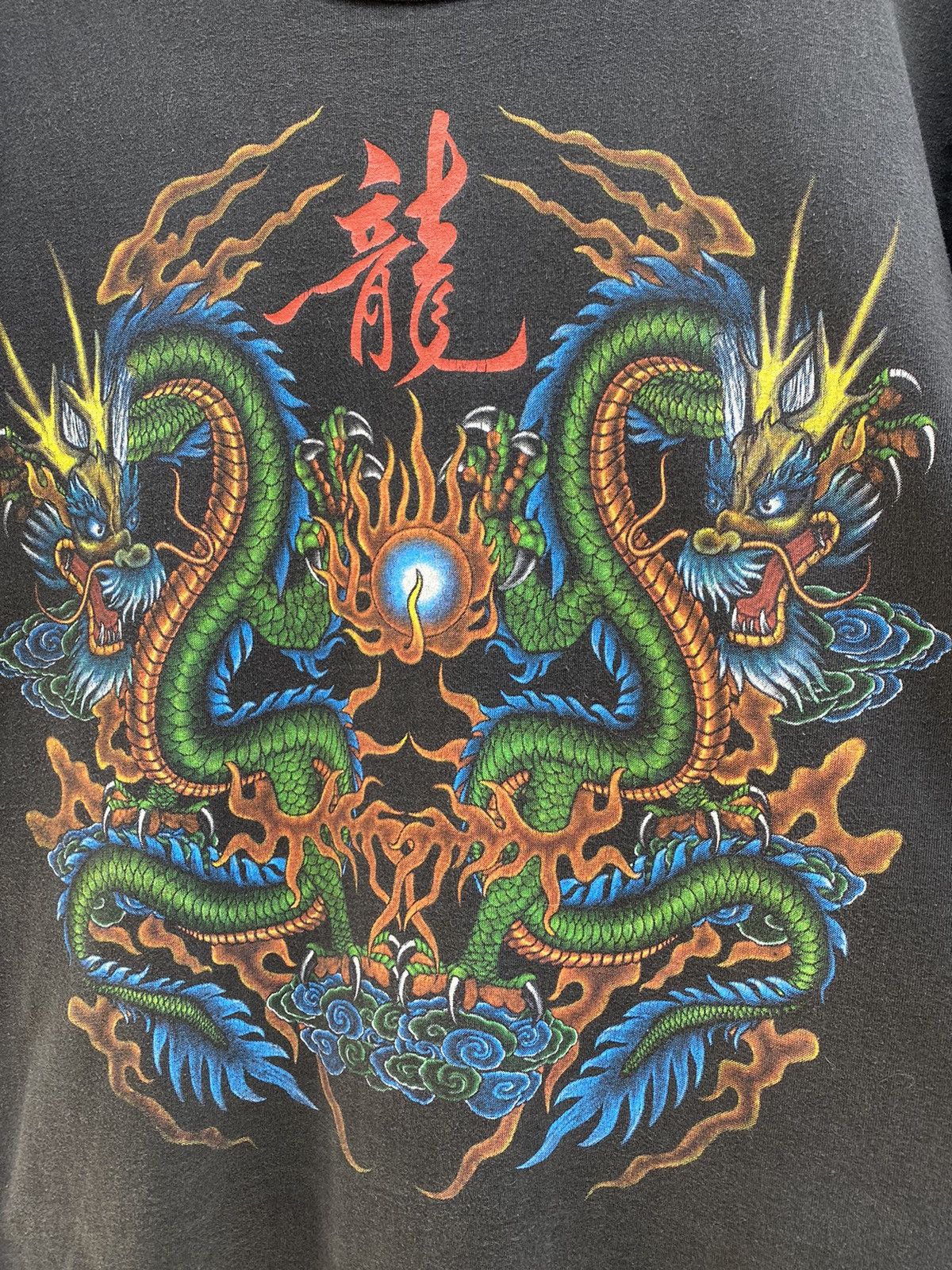 Japanese Brand 💥RARE🔥90s Double Sided Graphics Motive to DRAGONS 🐉 Size US M / EU 48-50 / 2 - 5 Thumbnail