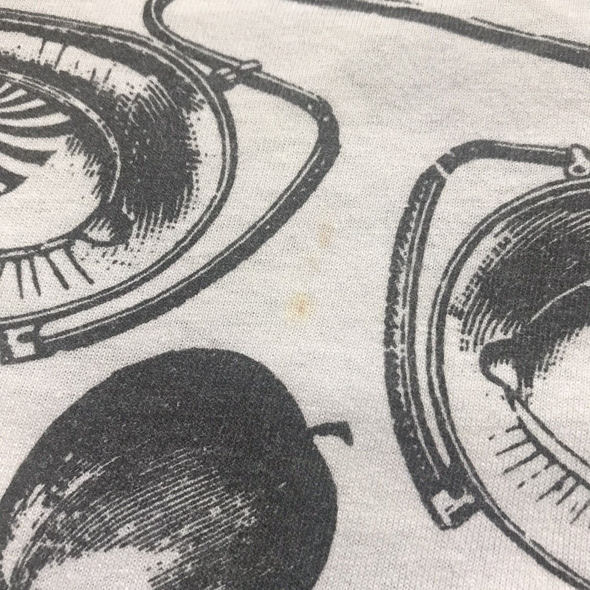 Band Tees Vintage 1991 The Beatles All Over Print T Shirt Size US L / EU 52-54 / 3 - 9 Thumbnail