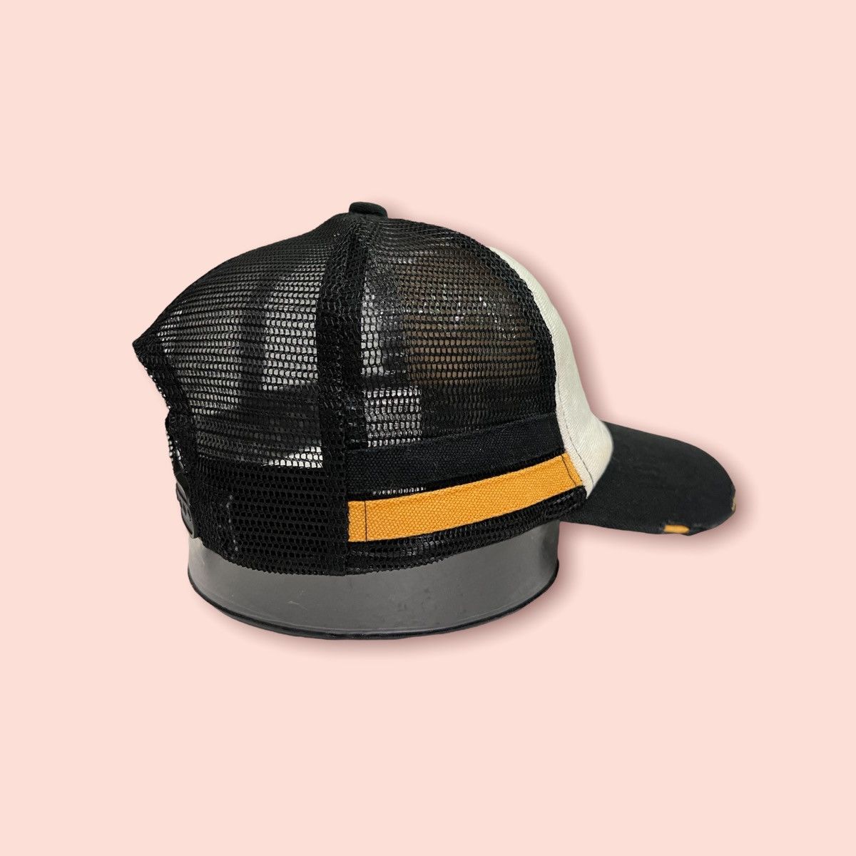 Vintage VINTAGE THE WORLD NEED FACE DISTRESSED TRUCKER SNAPBACK Size ONE SIZE - 6 Thumbnail