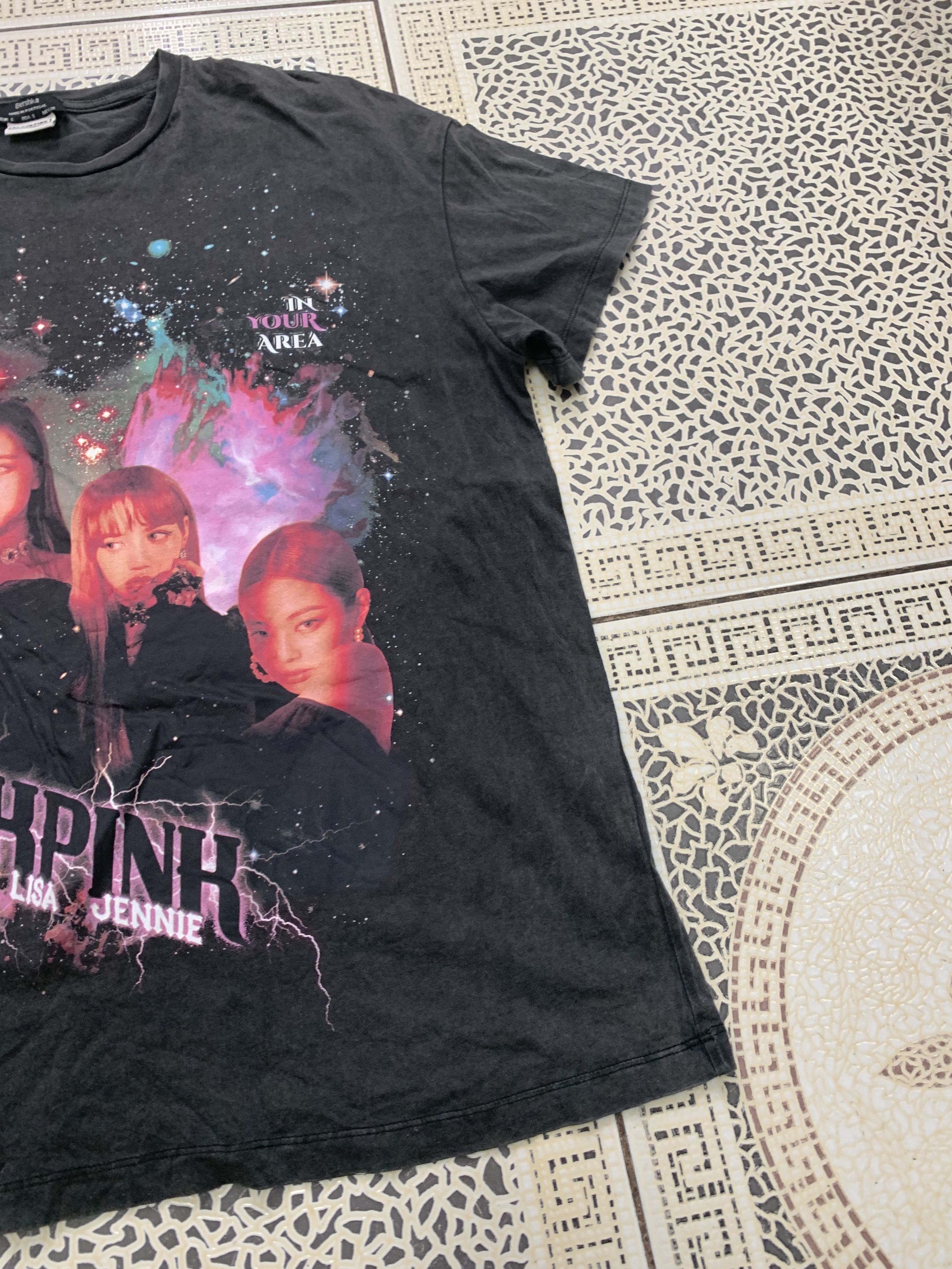 Band Tees K-pop Black Pink 2019 tour tee Size US S / EU 44-46 / 1 - 7 Thumbnail