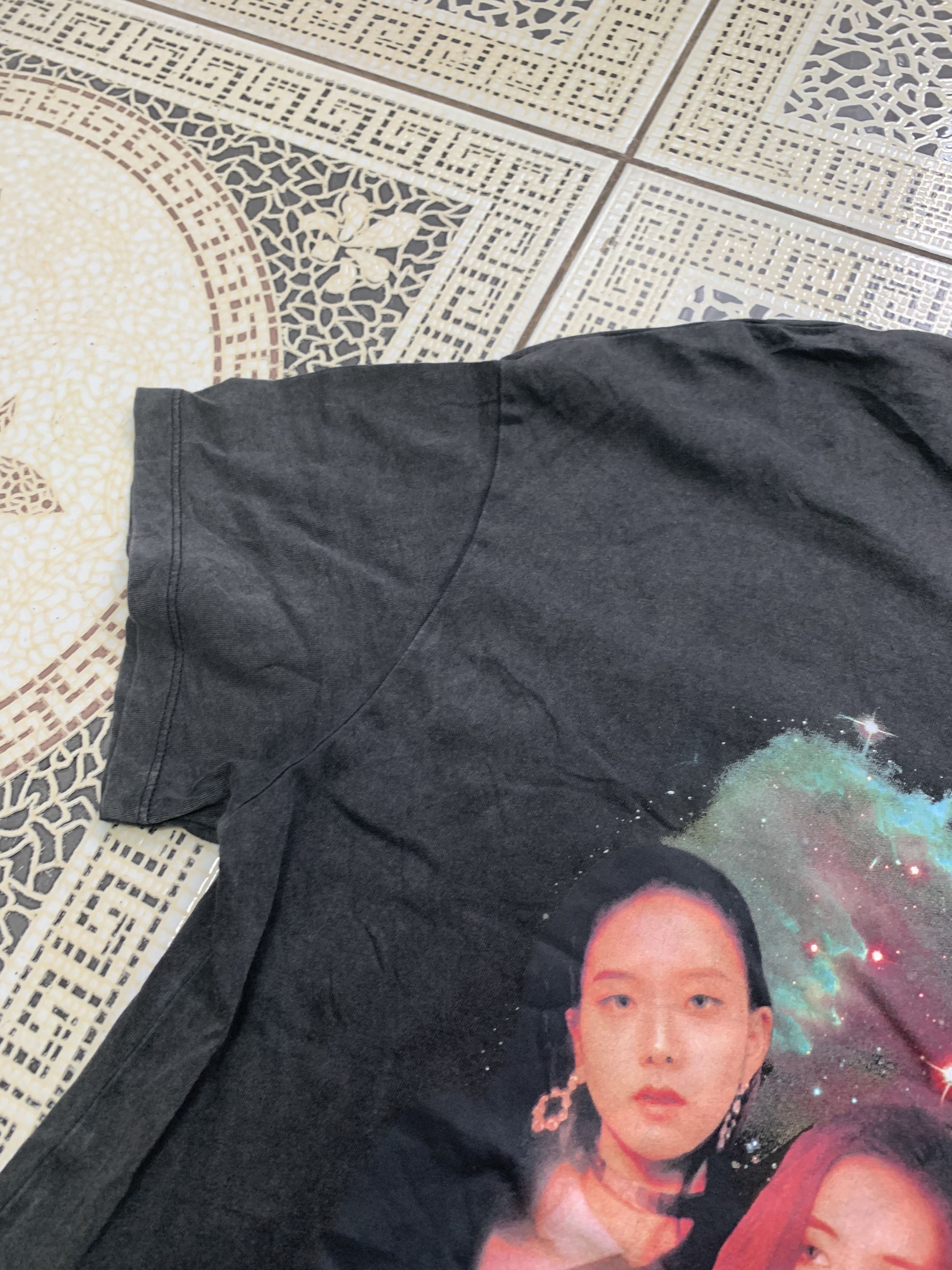 Band Tees K-pop Black Pink 2019 tour tee Size US S / EU 44-46 / 1 - 6 Thumbnail