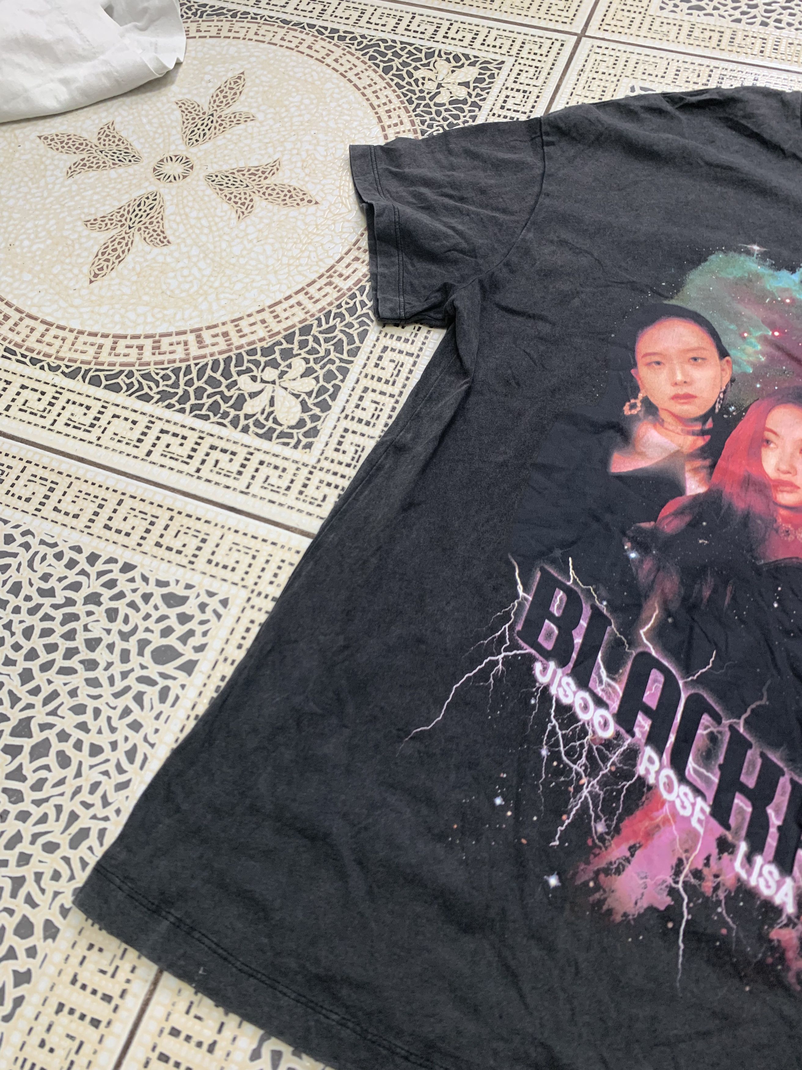 Band Tees K-pop Black Pink 2019 tour tee Size US S / EU 44-46 / 1 - 9 Thumbnail