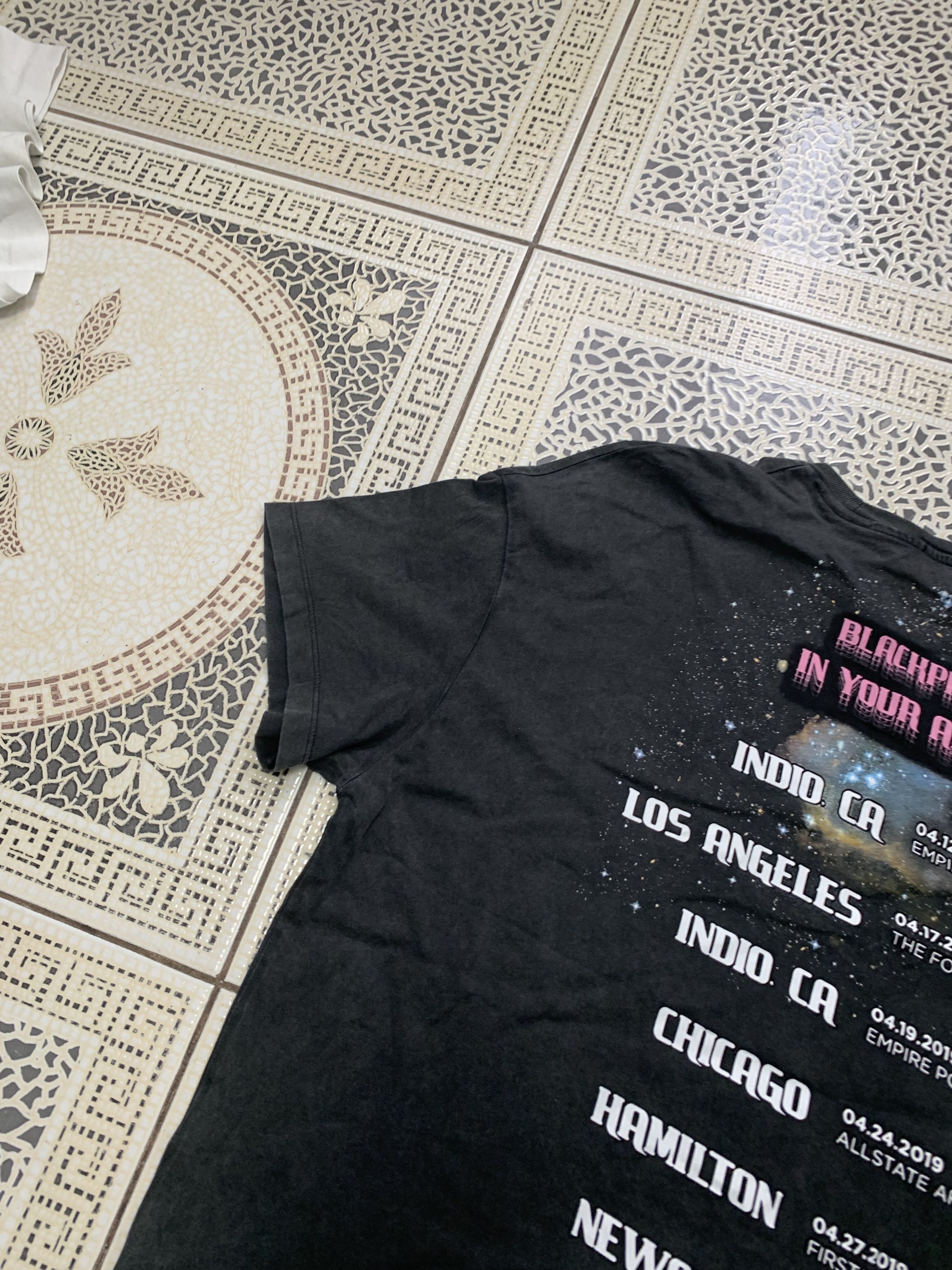 Band Tees K-pop Black Pink 2019 tour tee Size US S / EU 44-46 / 1 - 11 Thumbnail