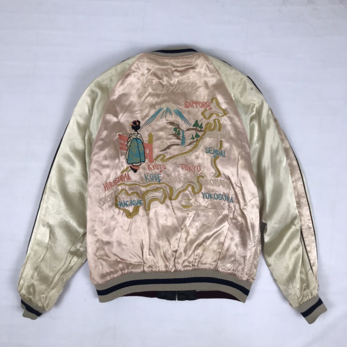 Vintage Vintage Japanese Souvenir Sukajan Rayon Reversible Jacket Size US L / EU 52-54 / 3 - 1 Thumbnail