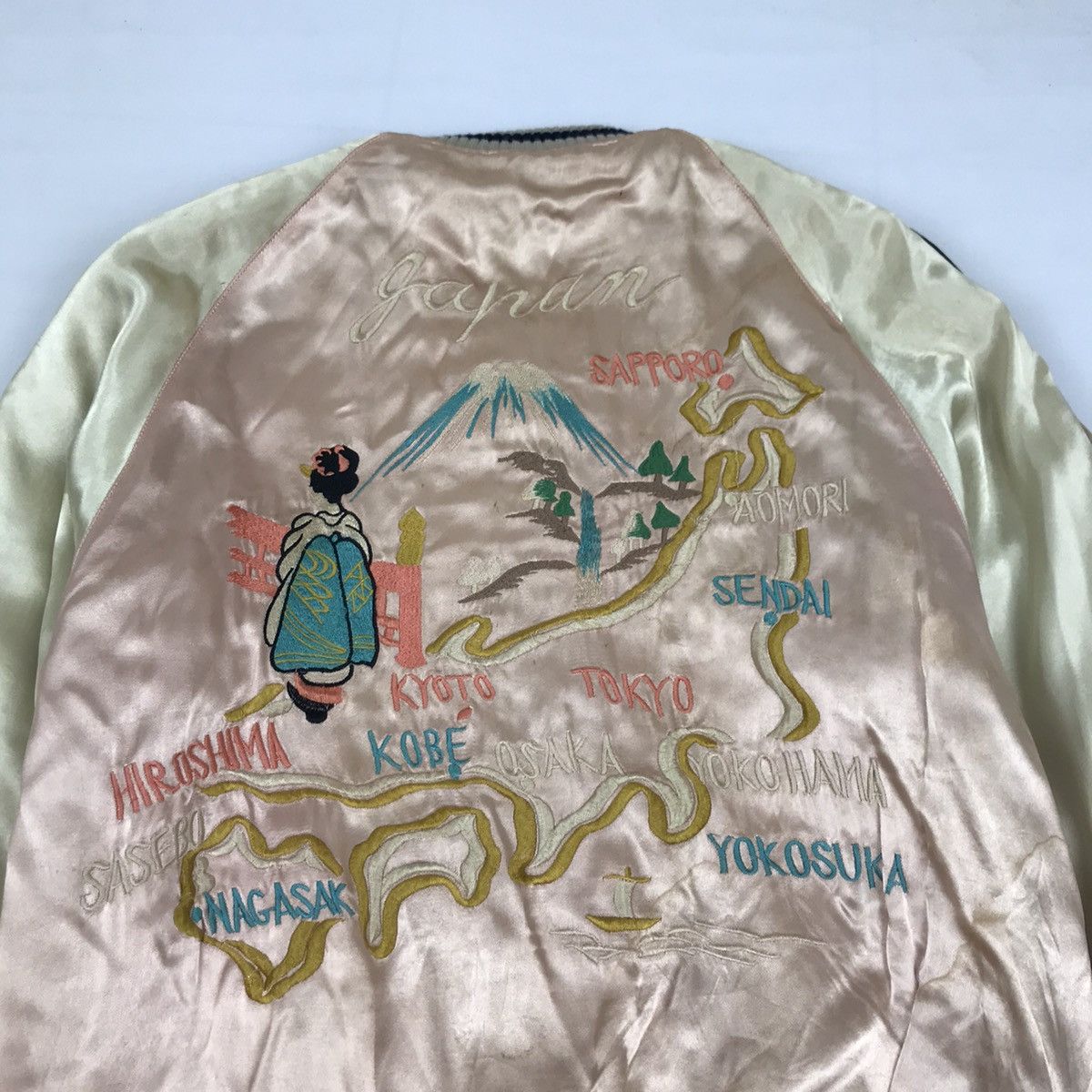Vintage Vintage Japanese Souvenir Sukajan Rayon Reversible Jacket Size US L / EU 52-54 / 3 - 8 Thumbnail
