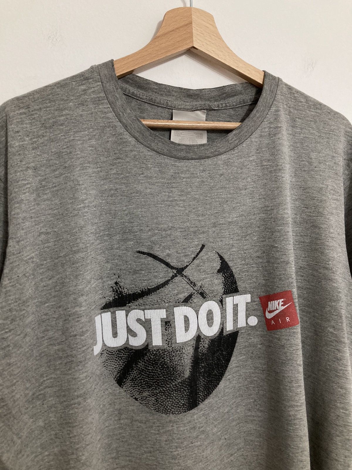 Nike Vintage Nike Just Do It T-shirt 90s Retro Swoosh Size US L / EU 52-54 / 3 - 4 Thumbnail